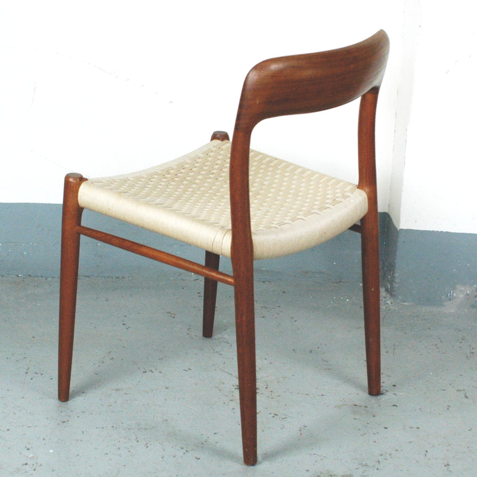 Mid-20th Century Set of Four Scandinavian Modern Mod 75 Teak Dining Chairs by Niels Møller