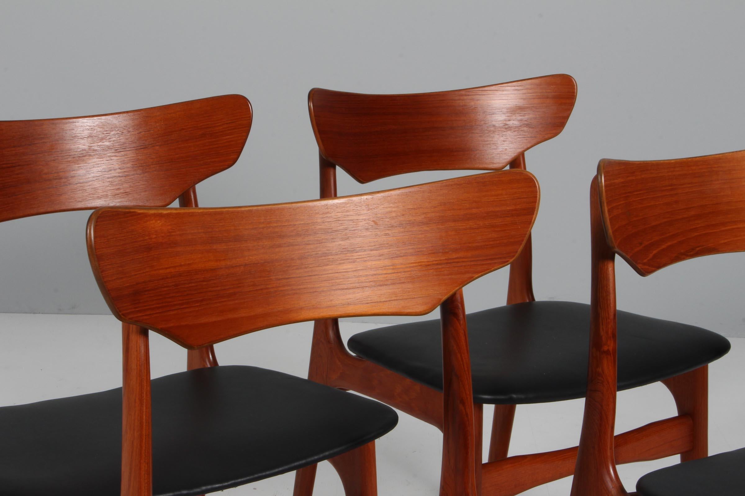 Scandinavian Modern Set of four Schønning & Elgaard dining chairs in teak For Sale