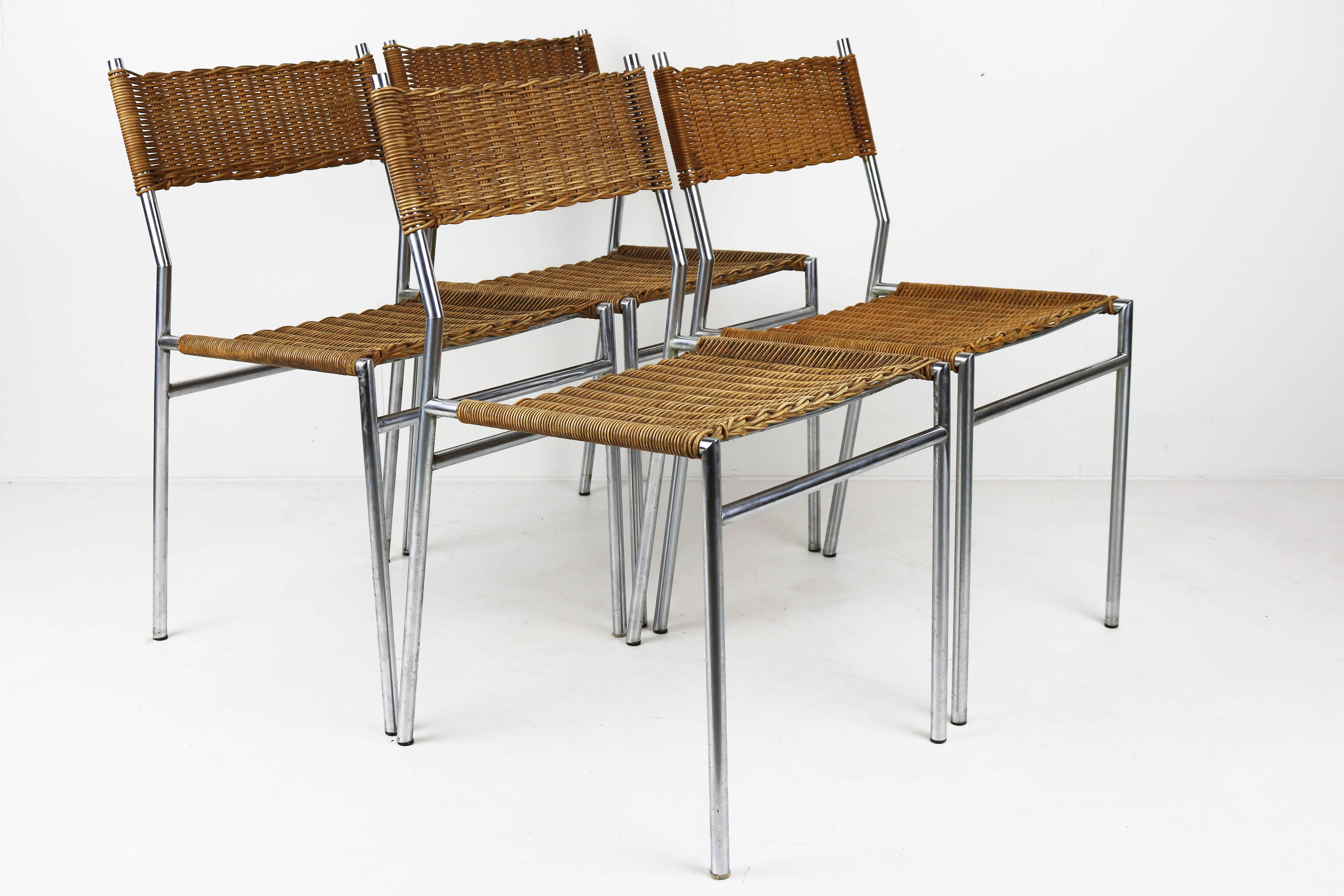 Mid-Century Modern Set of Four SE06 Chairs by Martin Visser for 't Spectrum, 1962 Chrome Rattan