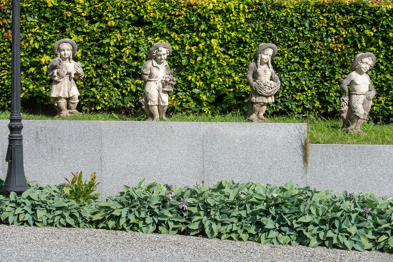 Set of Four Seasons Figures Vincenza Stone For Sale 9