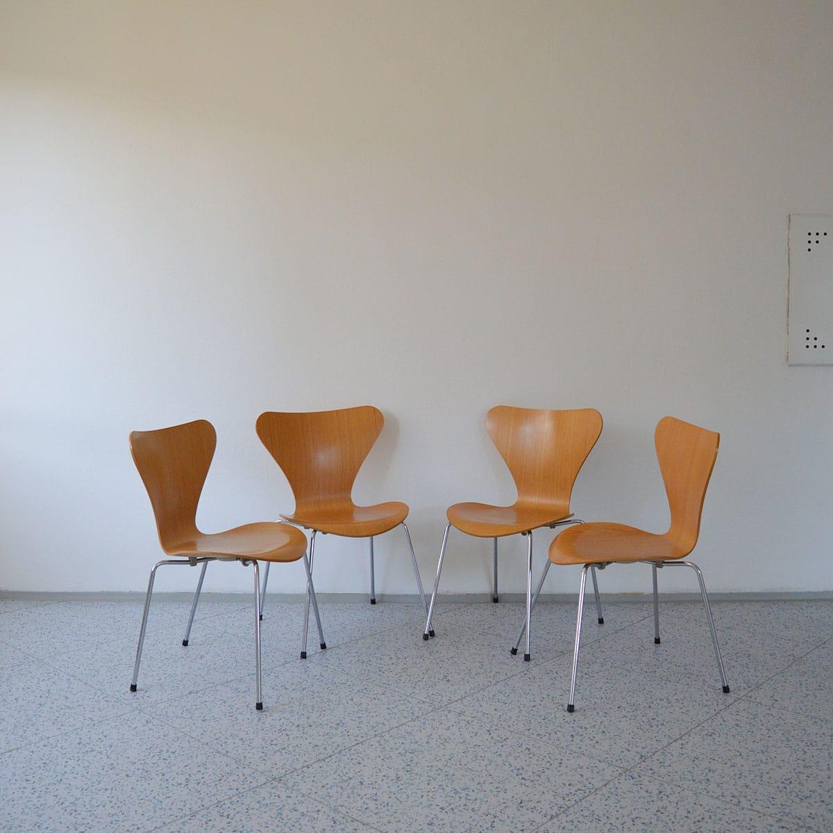 Plated Set of Four Series 7 Chairs in Plywood by Arne Jacobsen, 1988