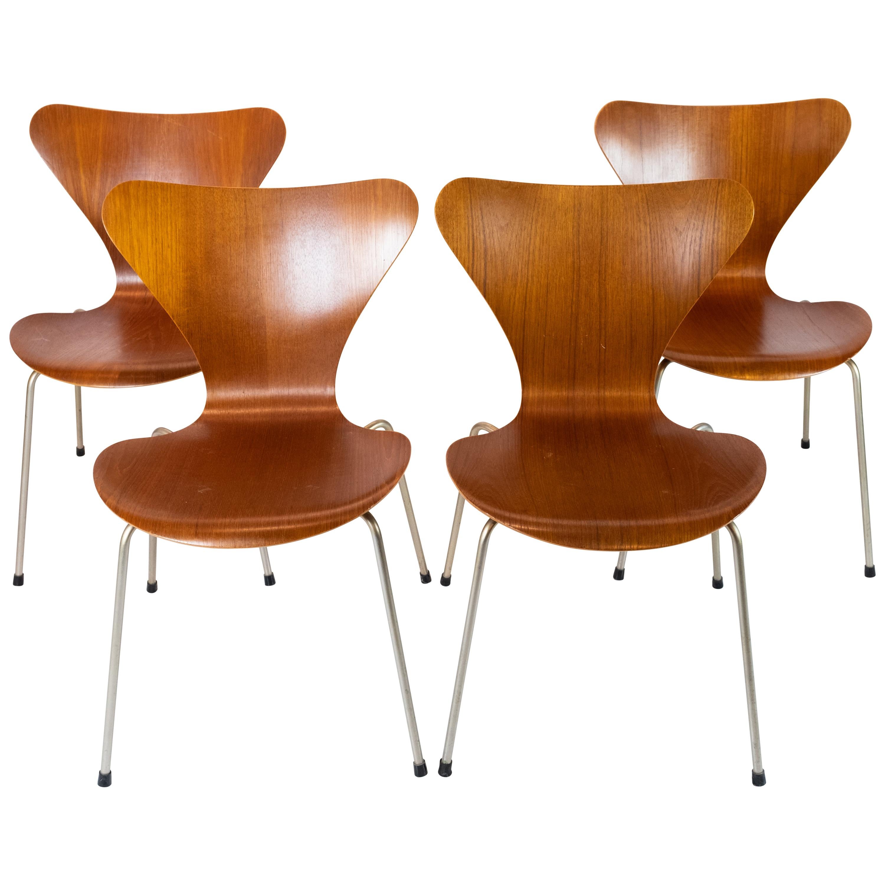 Set of six Seven Chairs, Model 3107, Teak, by Arne Jacobsen and Fritz Hansen