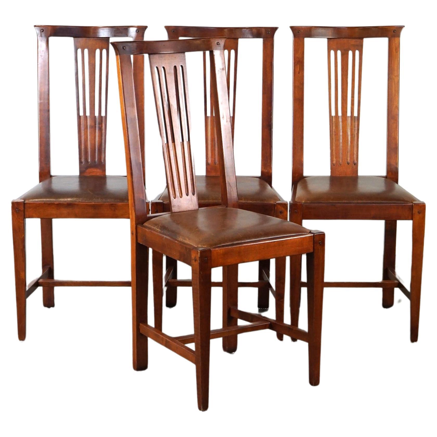 Set di quattro sedie da pranzo in pelle di pecora dal design Art Nouveau con struttura in legno