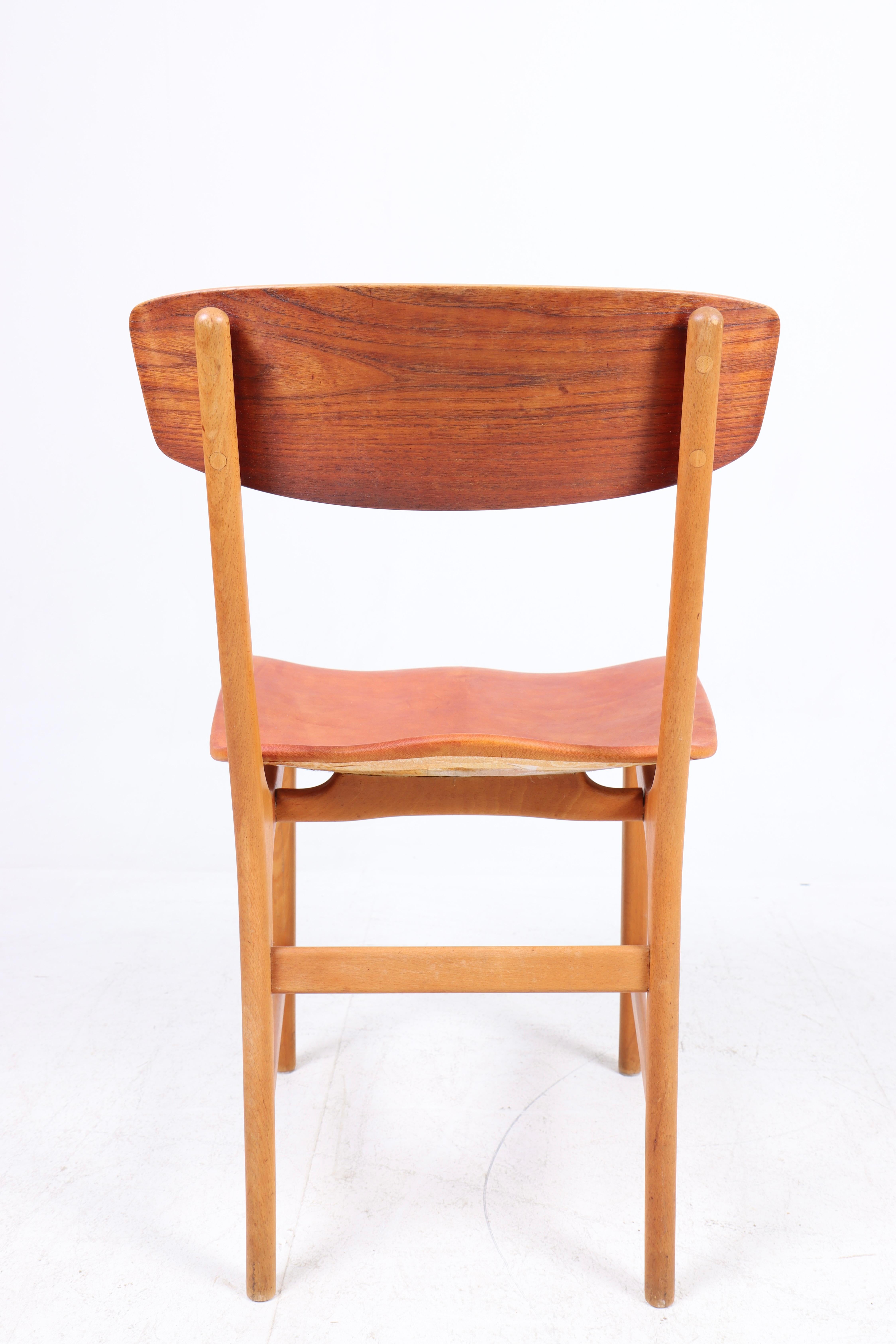 Set of Four Side Chairs in Teak and Leather, Danish Design, 1960s For Sale 5