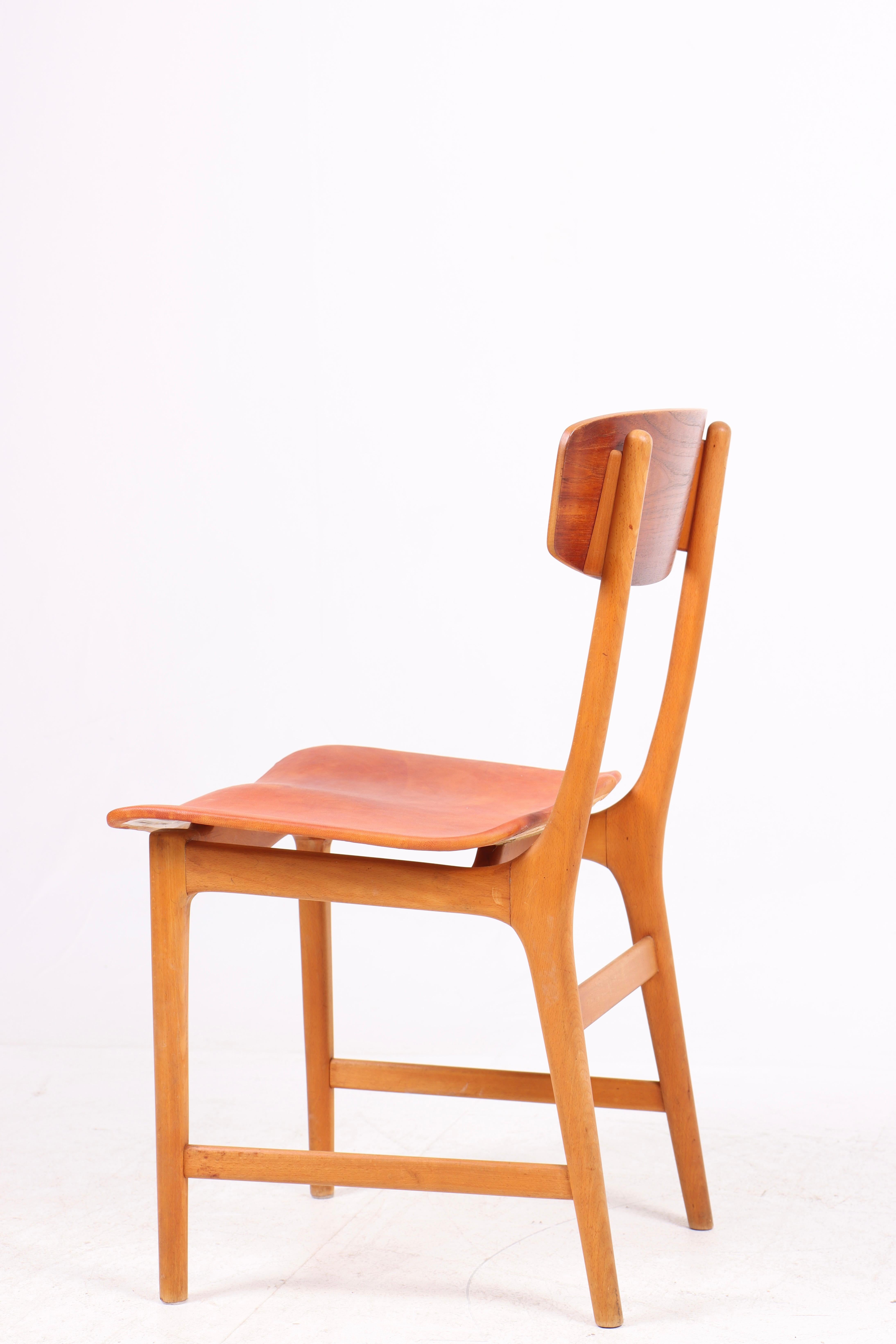 Set of Four Side Chairs in Teak and Leather, Danish Design, 1960s For Sale 2