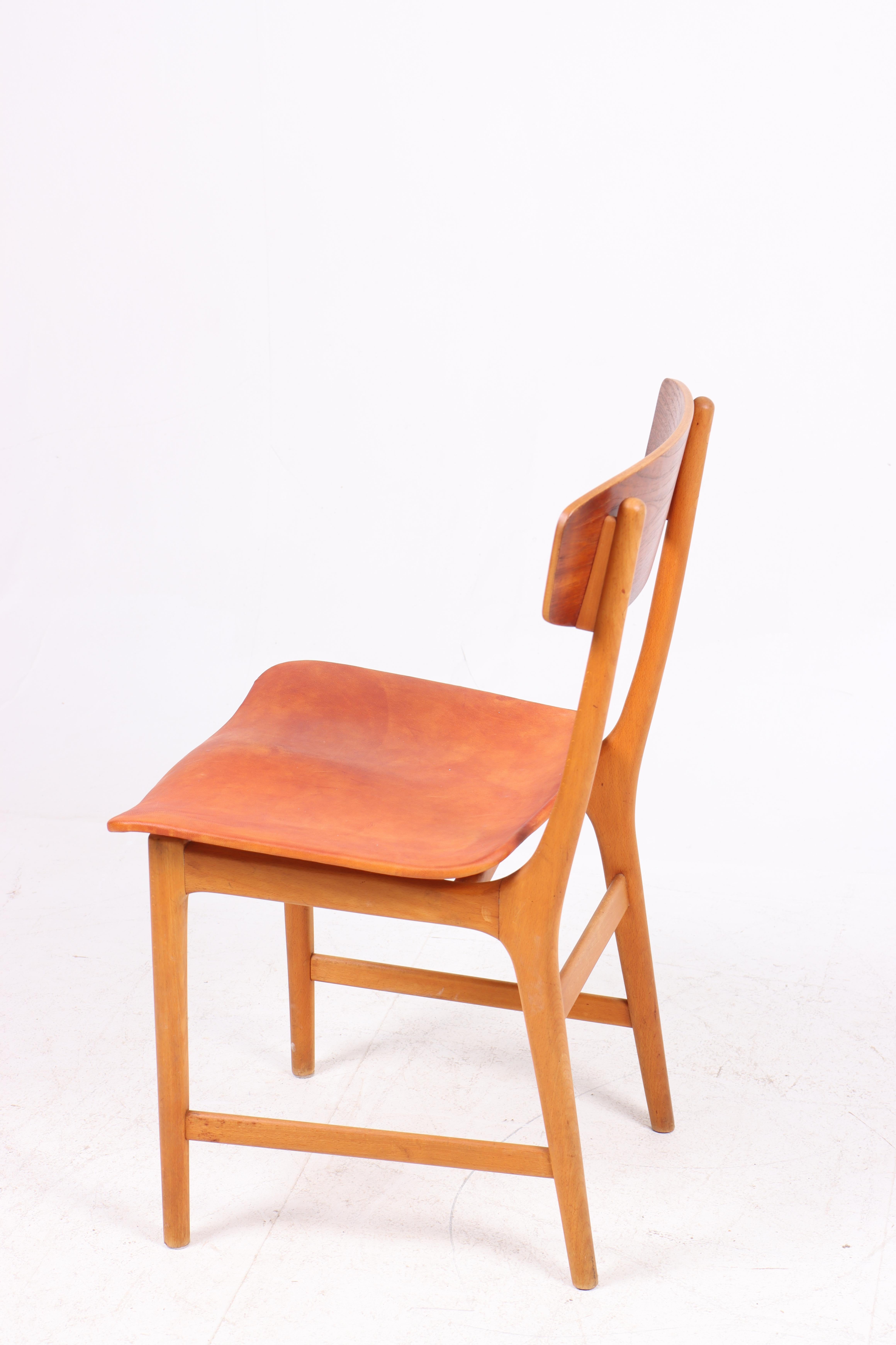 Set of Four Side Chairs in Teak and Leather, Danish Design, 1960s For Sale 3