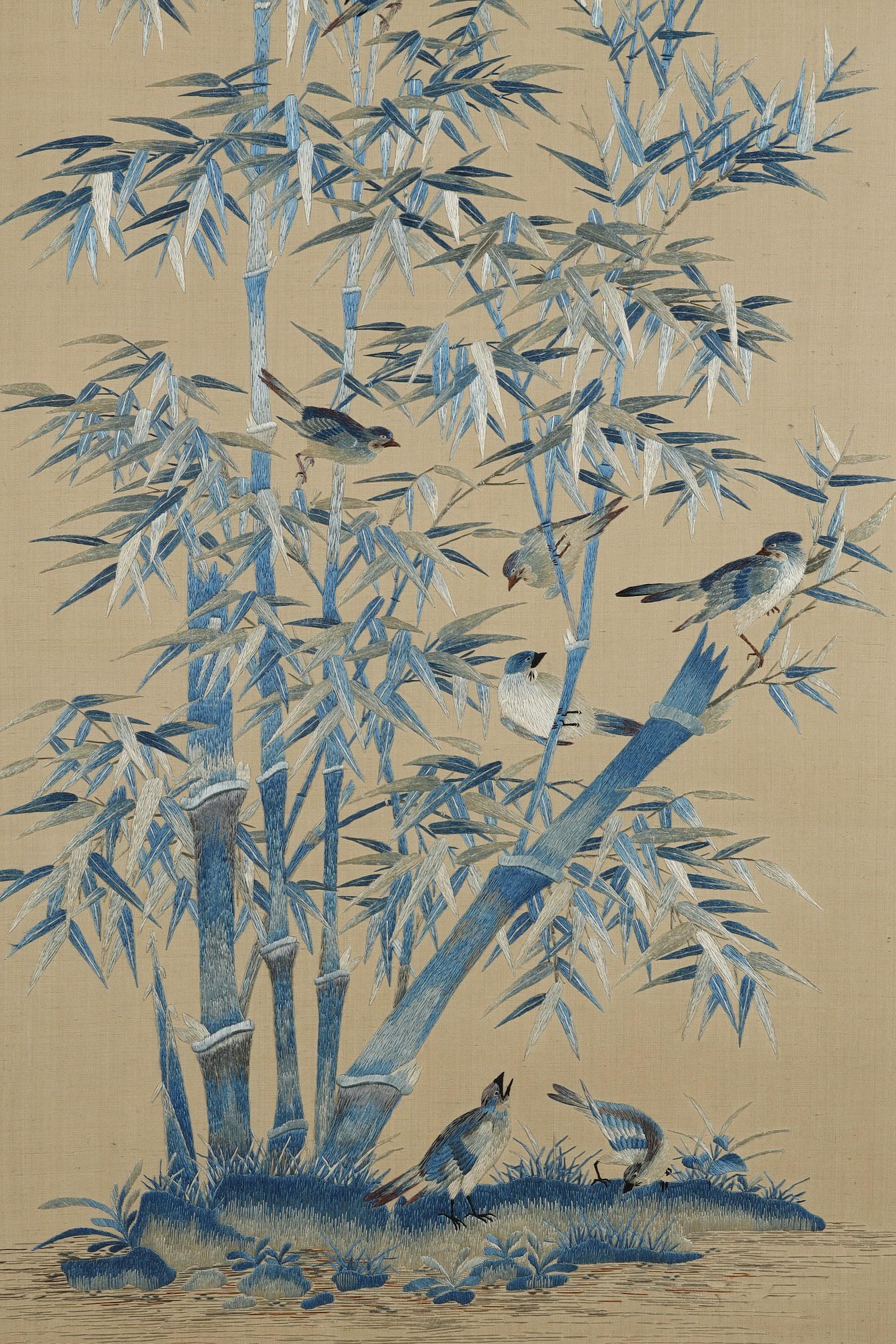 Chinese Set of Four Silk « Birds Among the Flowering Branches », China, 19th Century