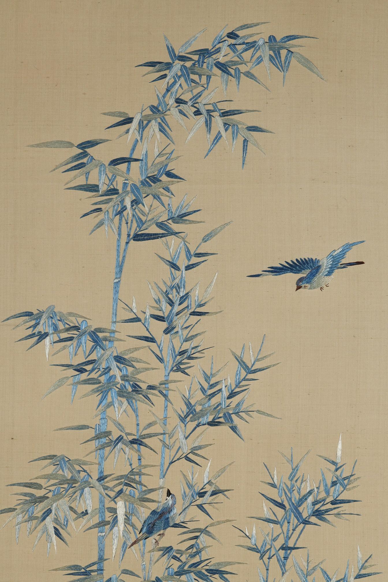 Set of Four Silk « Birds Among the Flowering Branches », China, 19th Century In Good Condition In PARIS, FR
