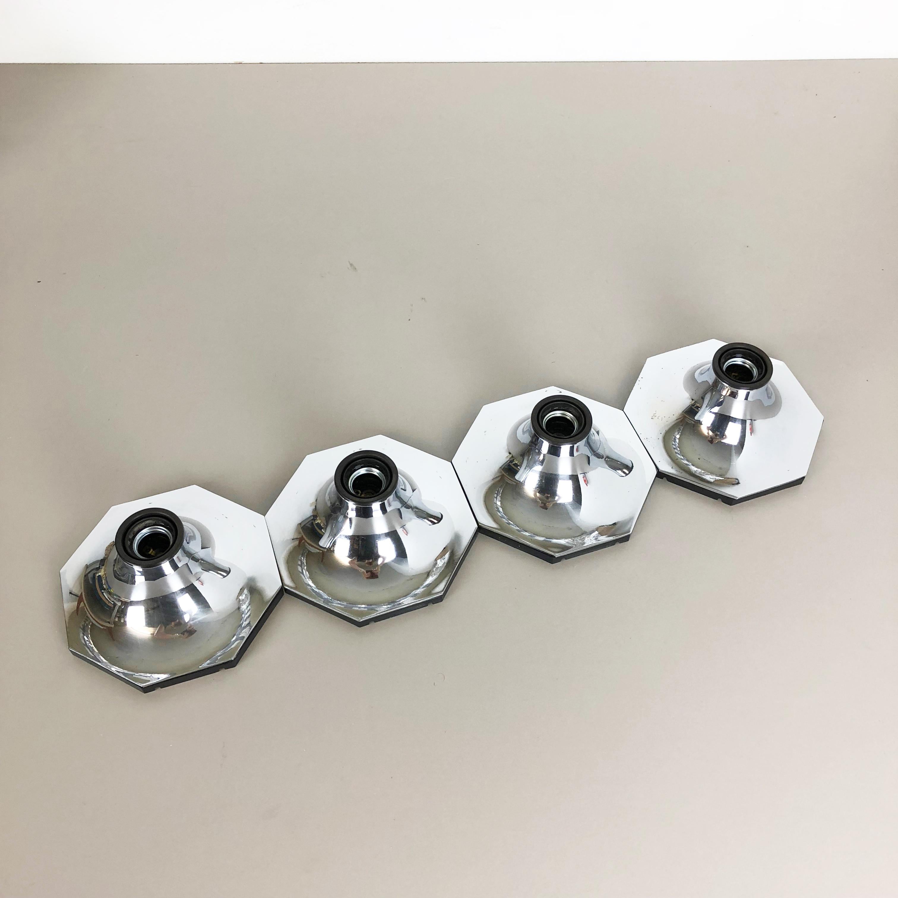 

Article:

Set of four Cubic wall lights sconces in silver chrome



Producer:

Staff lights, Germany


Design:

Motoko Ishii



Age:

1970s


Description:


Original 1970s silver metal lights made by Staff in Germany, designed by japanese star