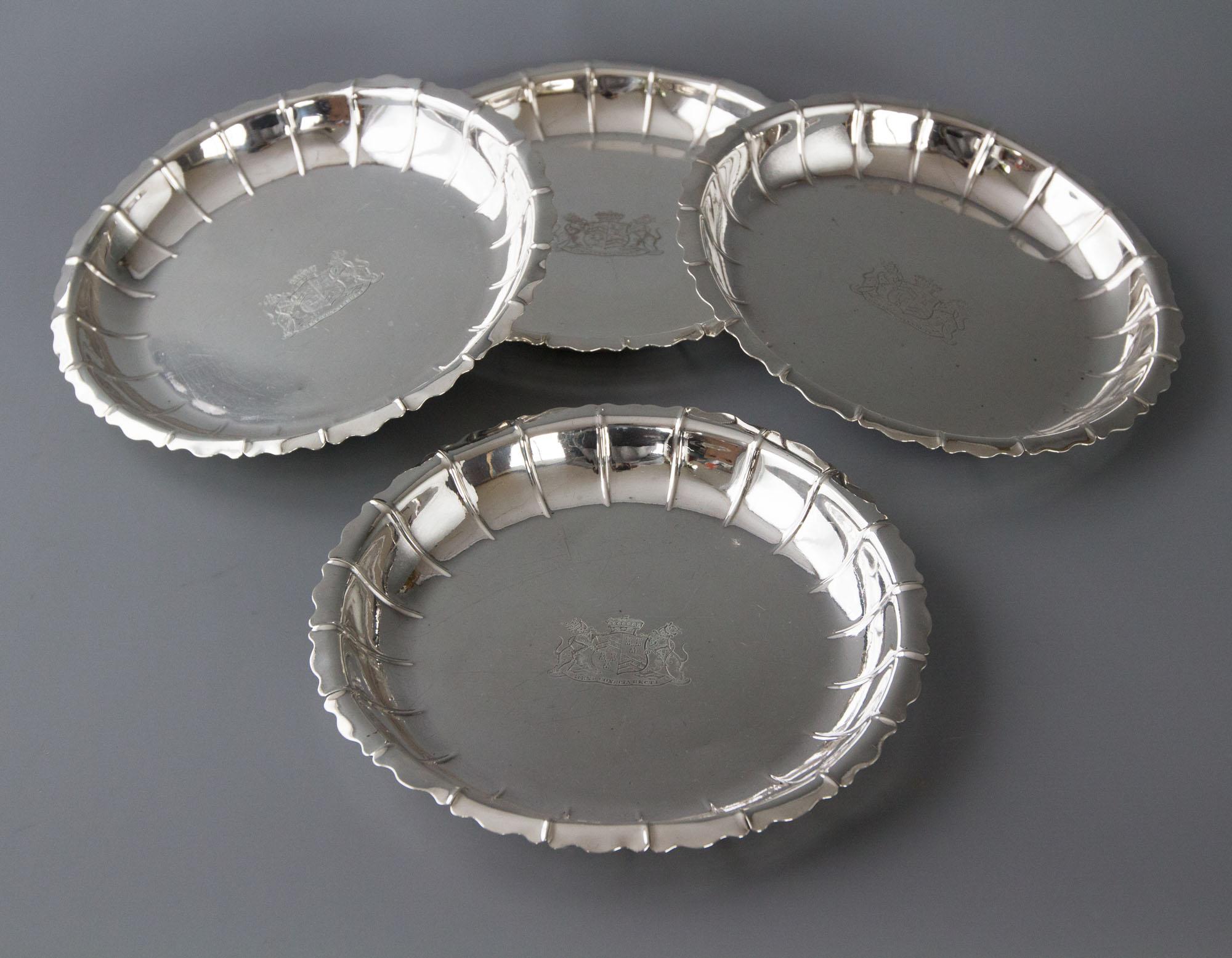 Set of Four Silver Strawberry or Serving Dishes, London 1835 by Robert Garrard In Excellent Condition In Cornwall, GB