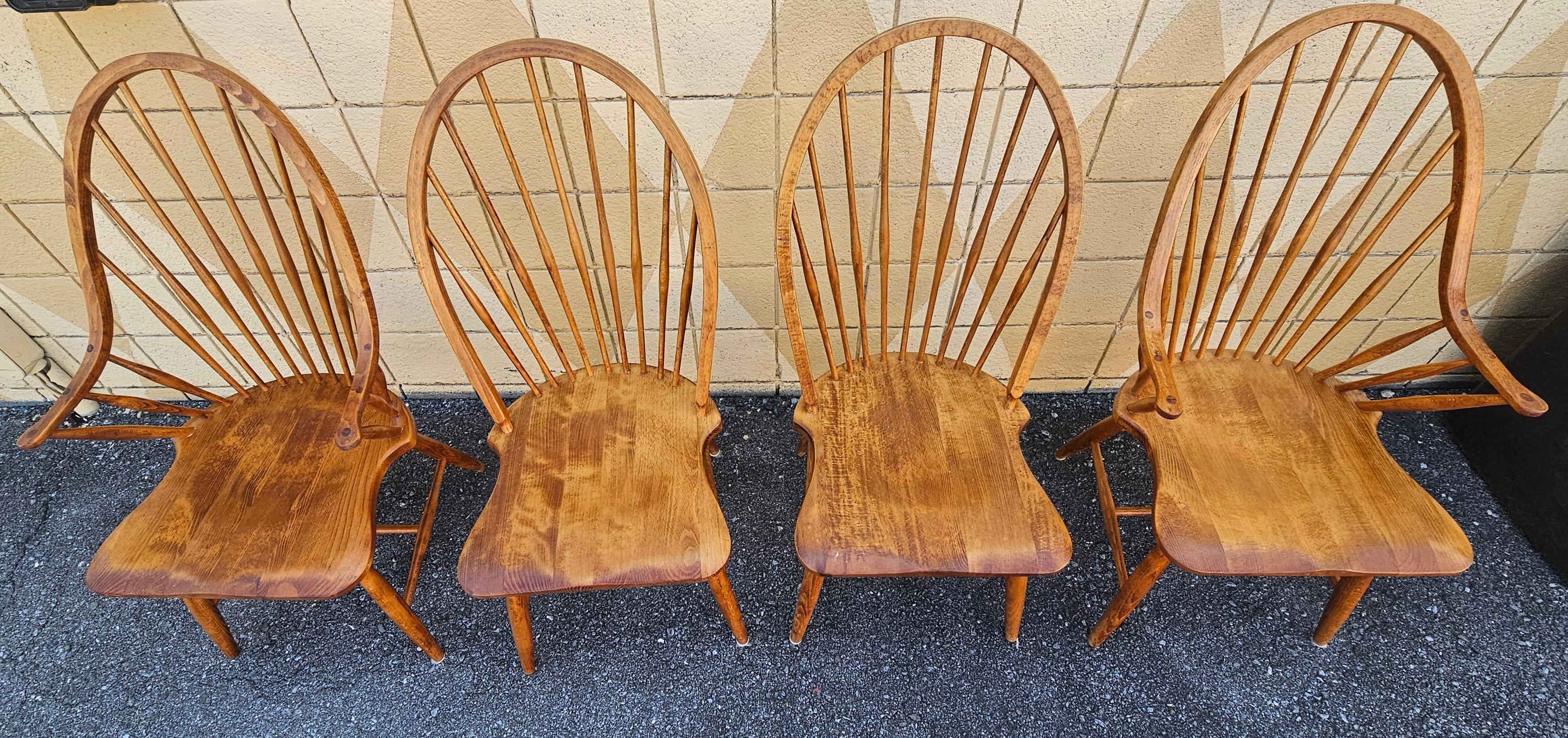 Set of four Slovenian Maple Continuous Arms Windsor chairs For Sale 5
