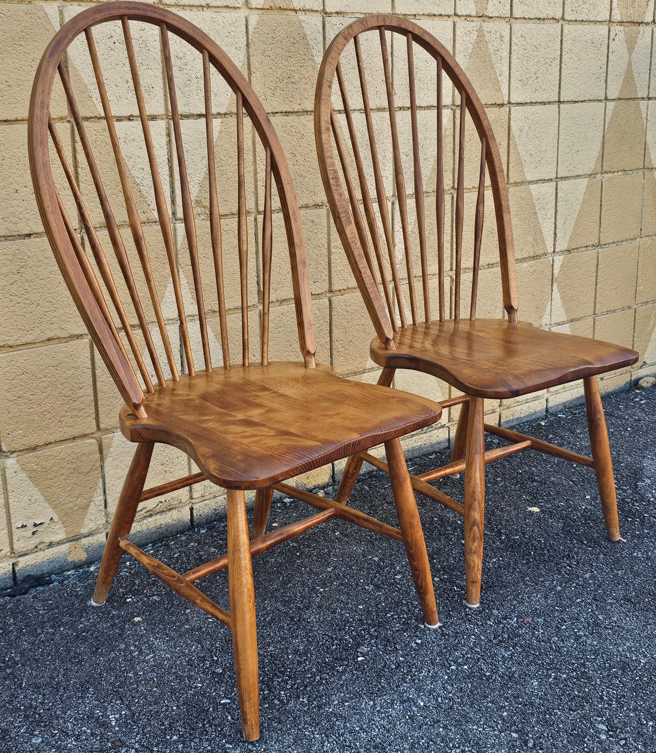 Set of four Slovenian Maple Continuous Arms Windsor chairs For Sale 7