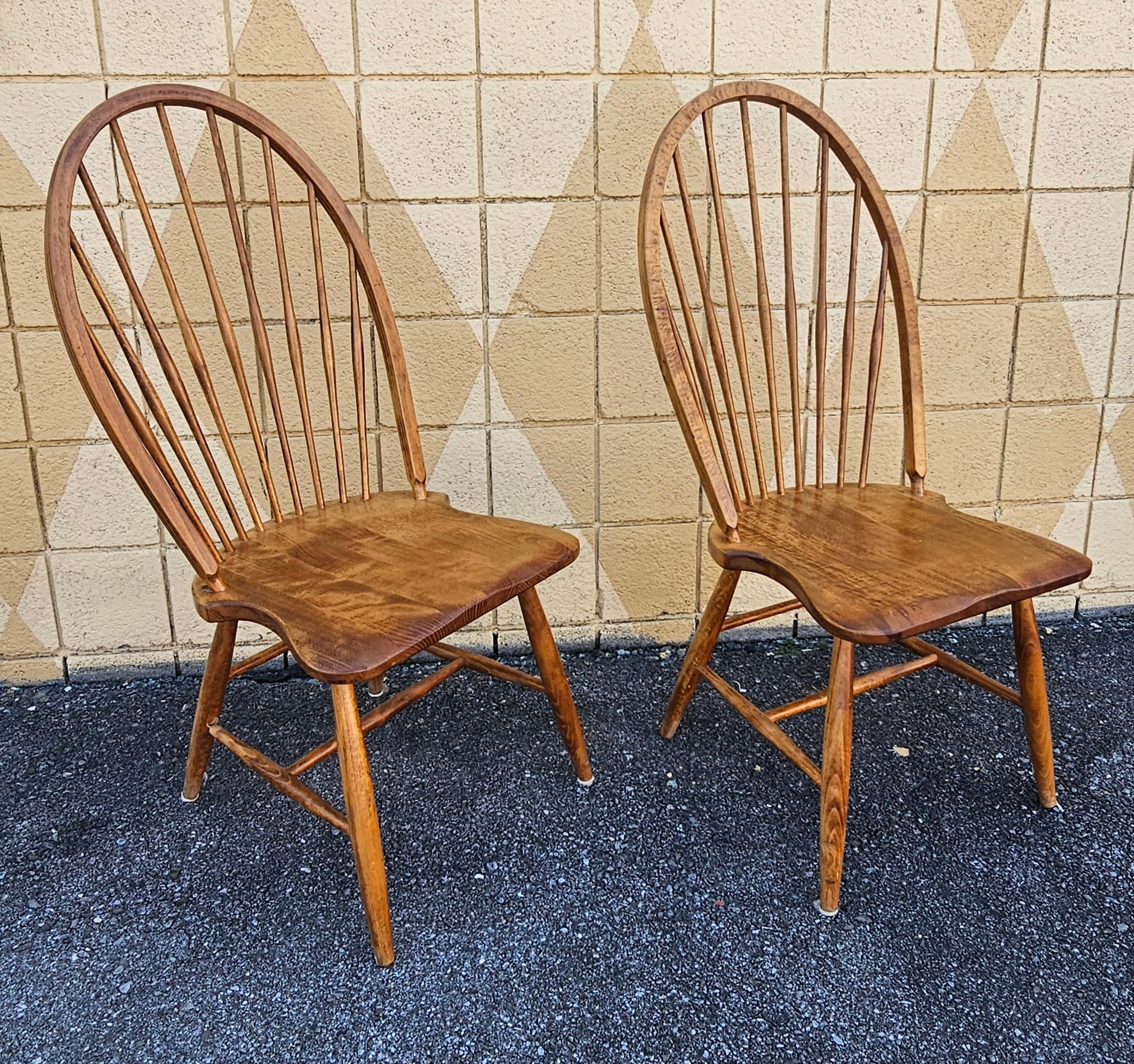 Set of four Slovenian Maple Continuous Arms Windsor chairs For Sale 10
