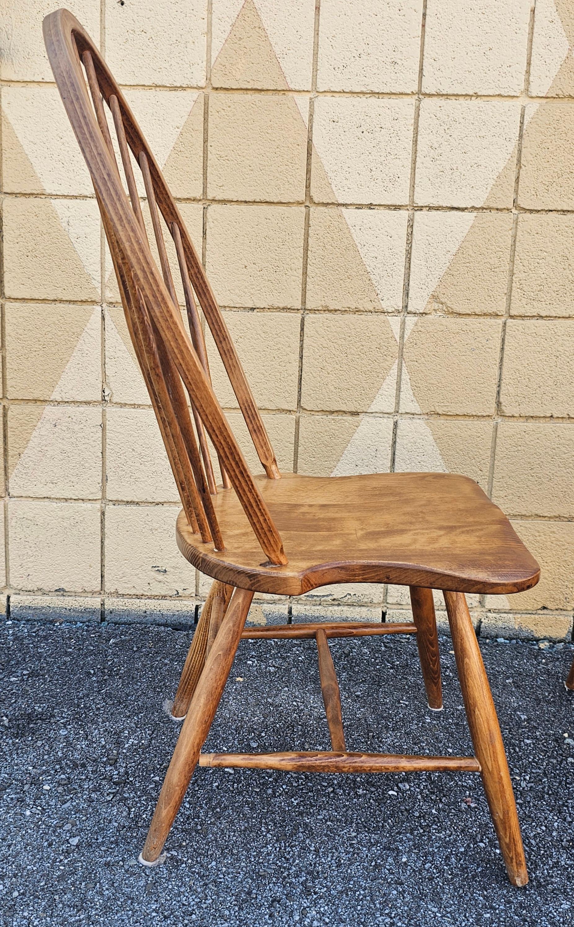 Set of four Slovenian Maple Continuous Arms Windsor chairs For Sale 11