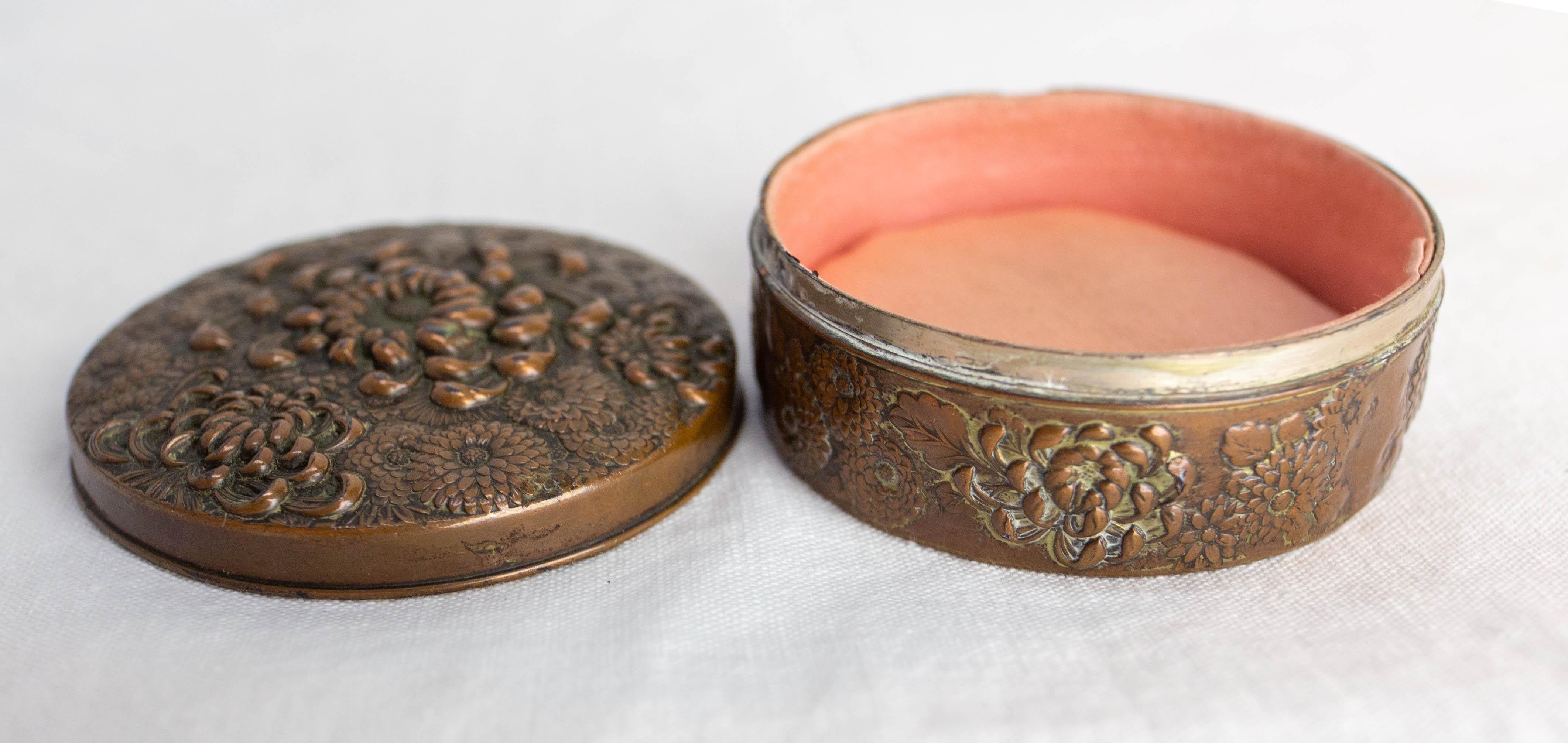 Set of Four Small Boxes from a Collection, French & Chinese before 1950 For Sale 4