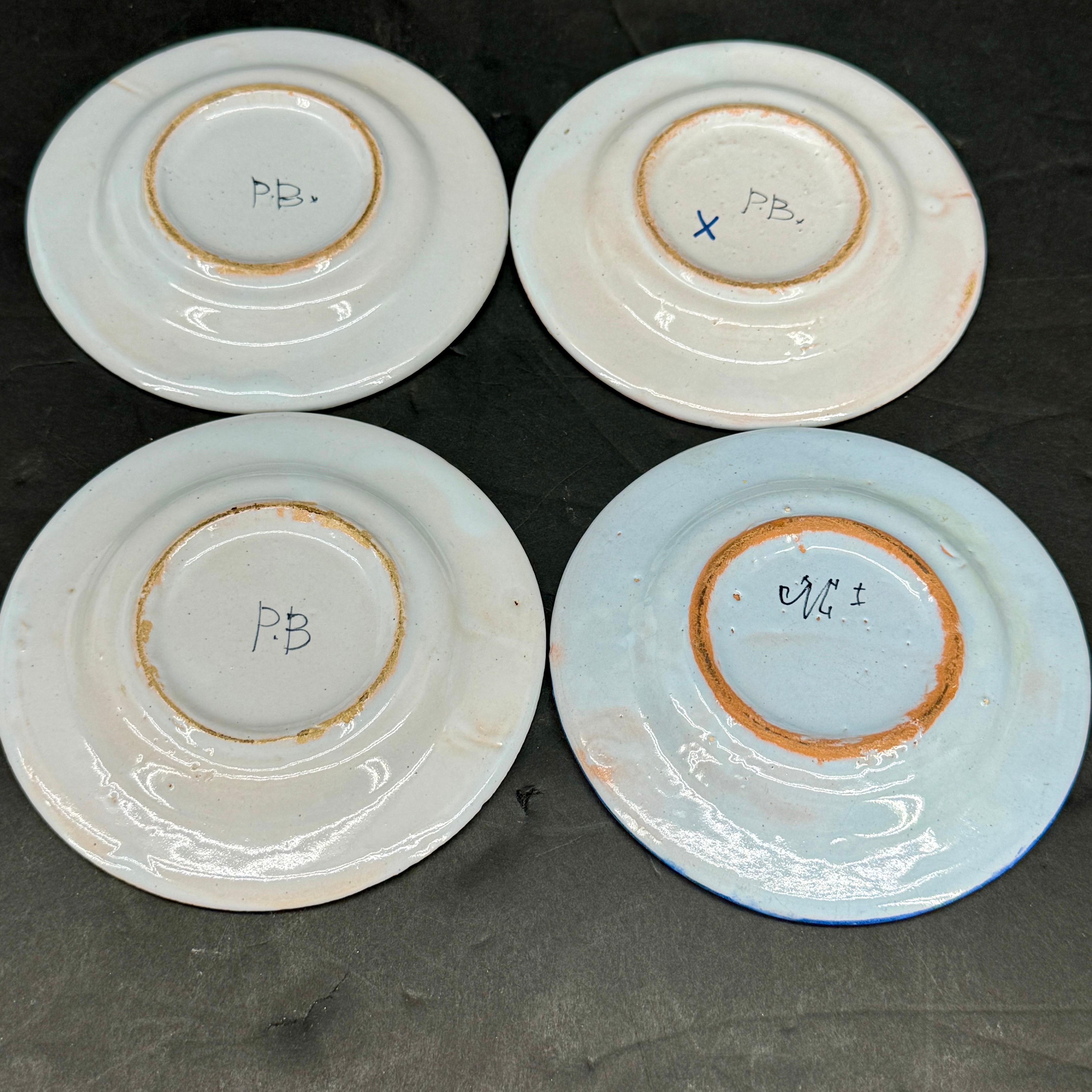 Lote de cuatro Platos Pequeños Quimper Bretón Francés Hecho a mano en venta