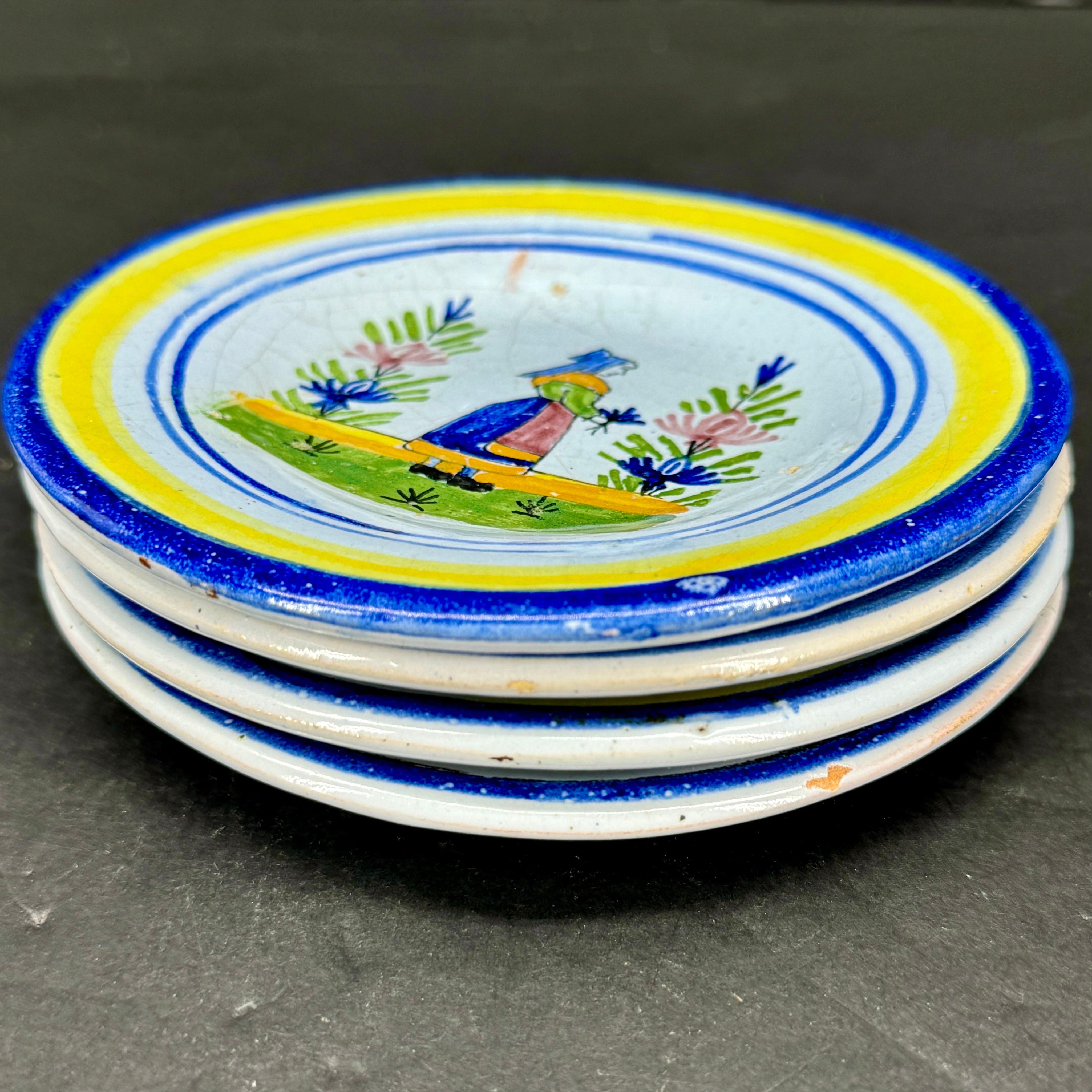 Lote de cuatro Platos Pequeños Quimper Bretón Francés en Bueno estado para la venta en Haddonfield, NJ