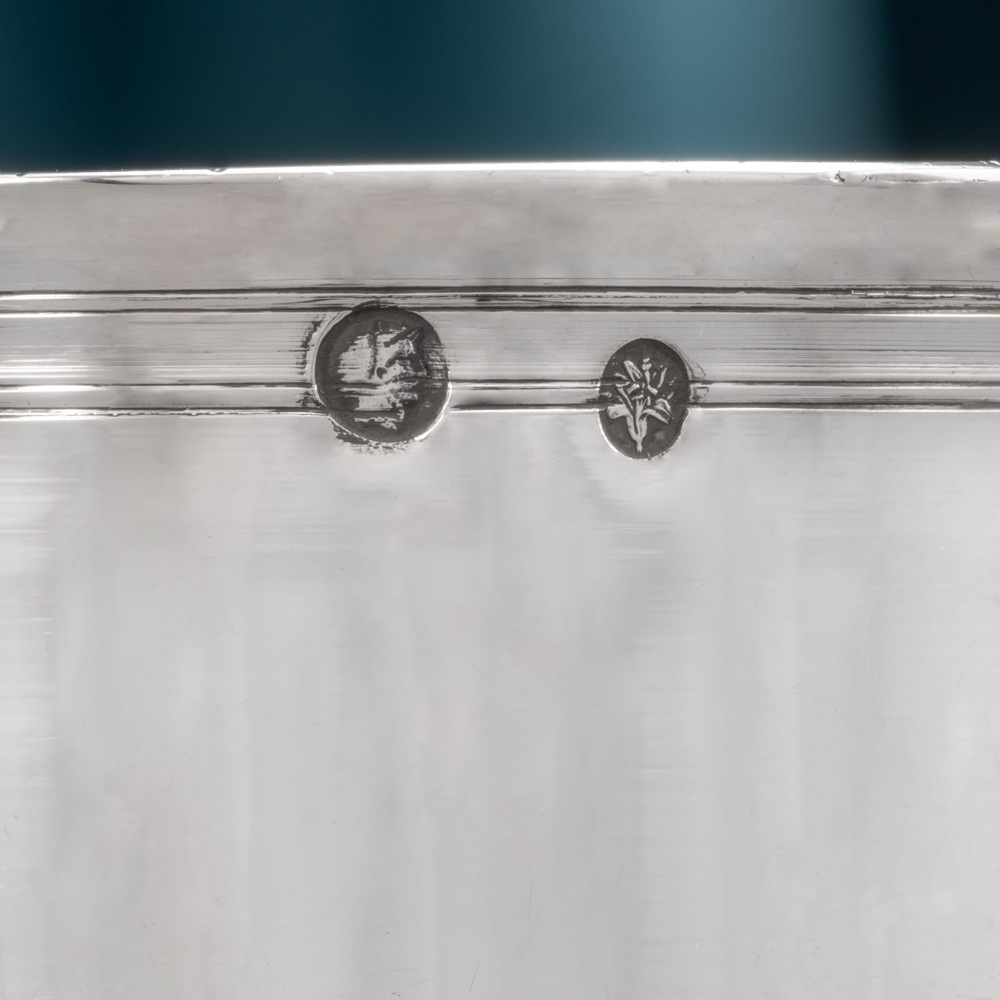 Juego de cuatro vasos pequeños franceses de plata, hacia 1820 Silver en venta