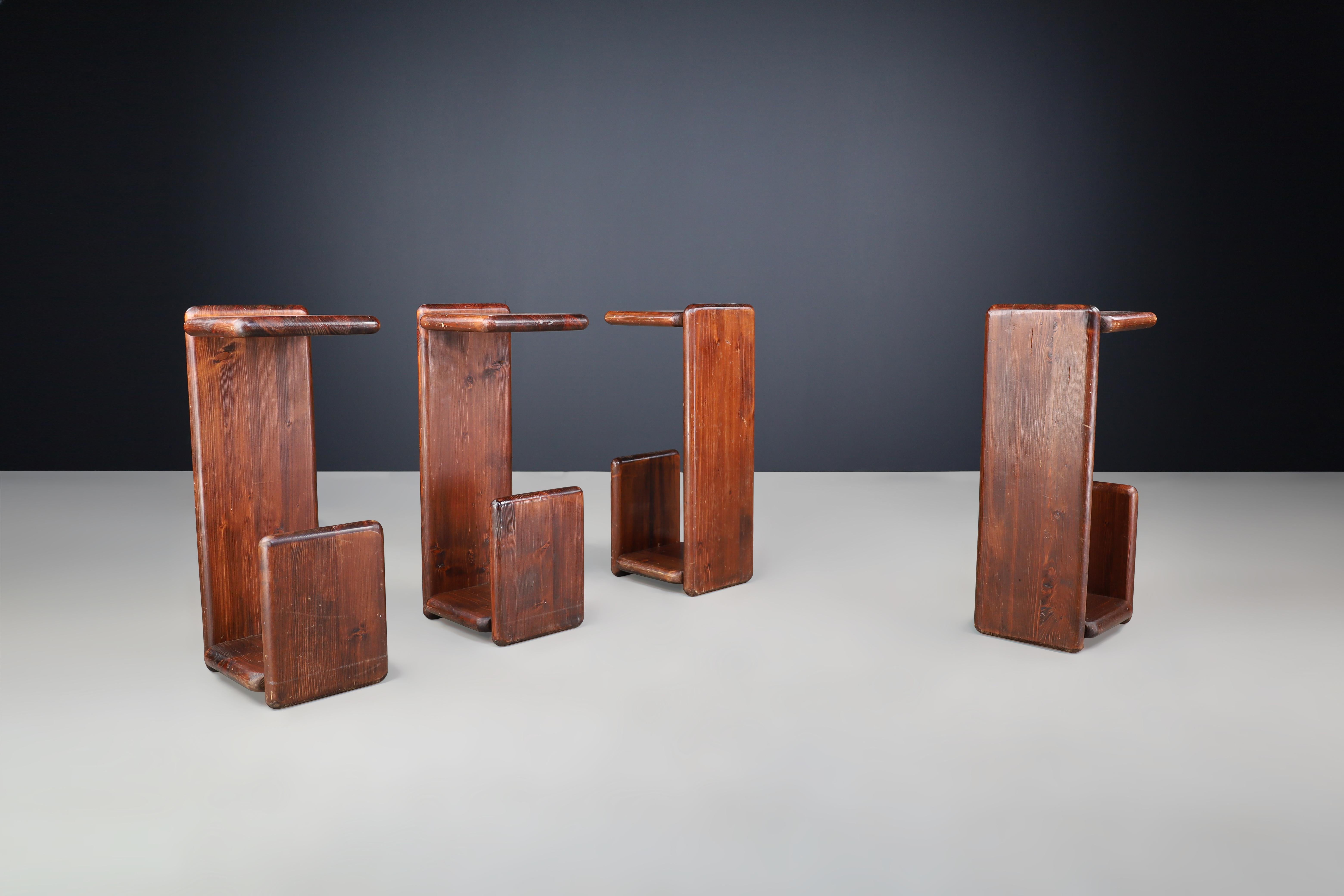 Set of Four Solid Pine Bar Stools or Benches, The Netherlands, 1970s In Good Condition For Sale In Almelo, NL