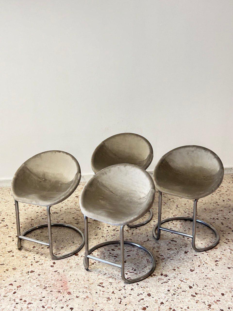 Set of four space age stools, Italy, 1960 c. For Sale 3