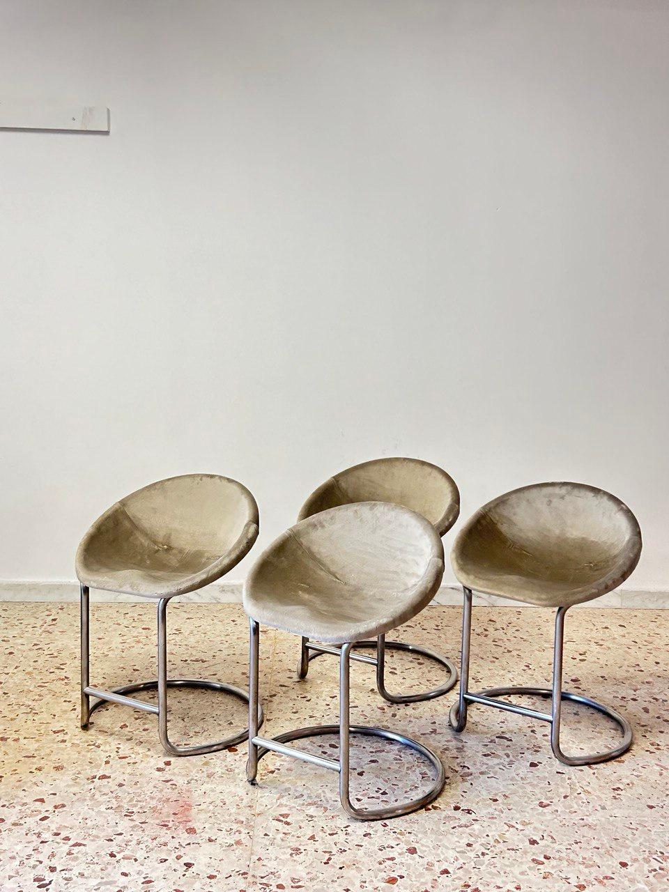 Set of four space age stools, Italy, 1960 c. For Sale 4