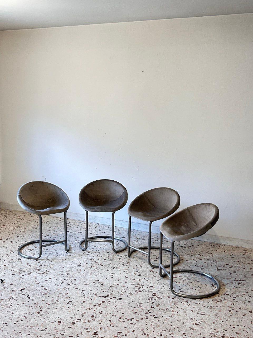 Set of four space age stools, Italy, 1960 c. For Sale 6