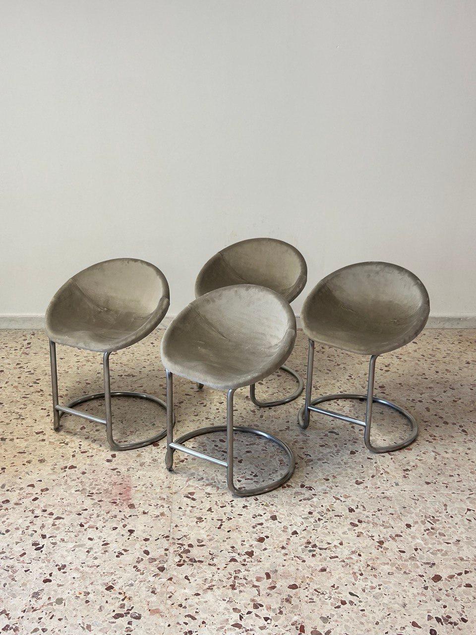 Set of four space age stools, Italy, 1960 c. For Sale 1