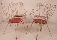Ensemble de quatre chaises de jardin espagnoles:: blanches et rouges:: Espagne:: années 1950