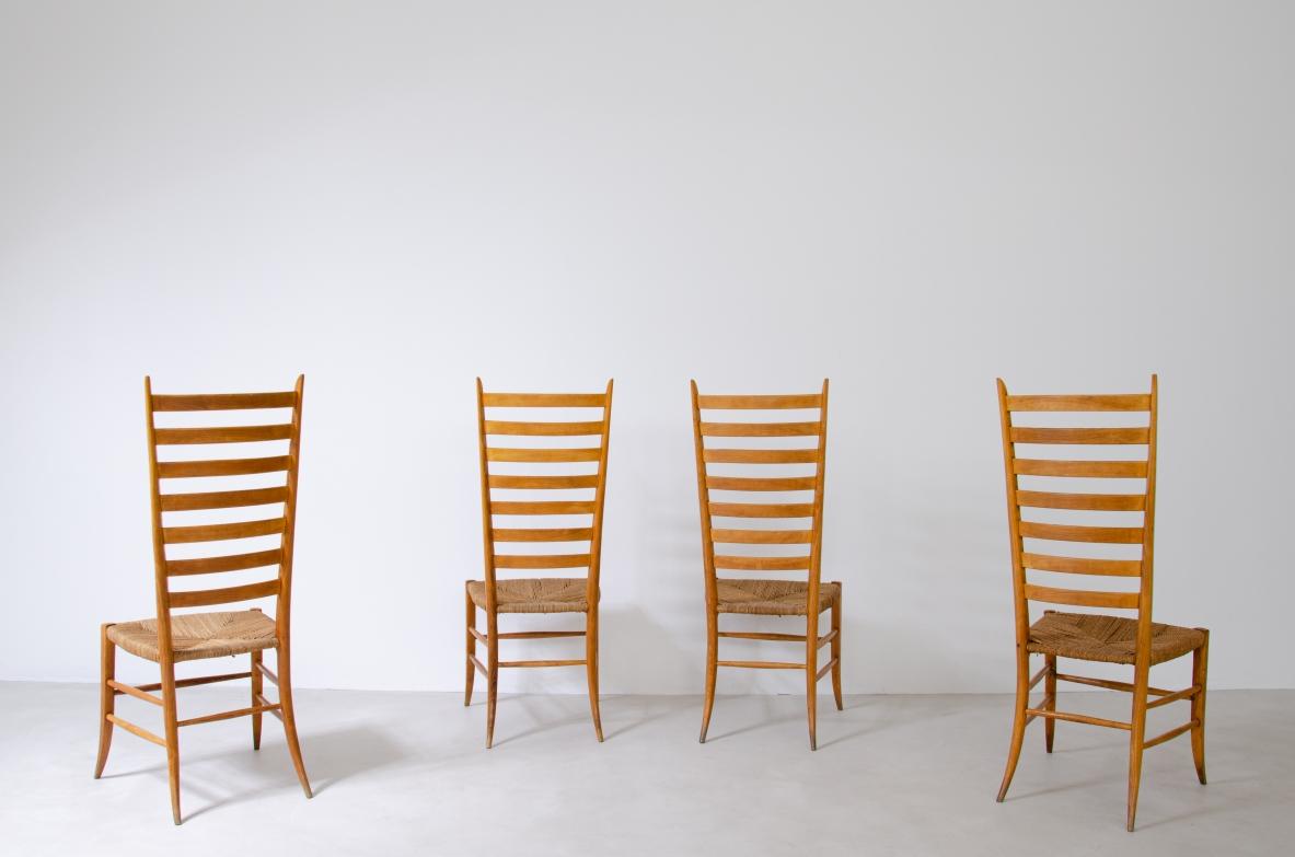 XX secolo Set di quattro splendide sedie con schienale alto in legno chiaro di Paolo Buffa in vendita