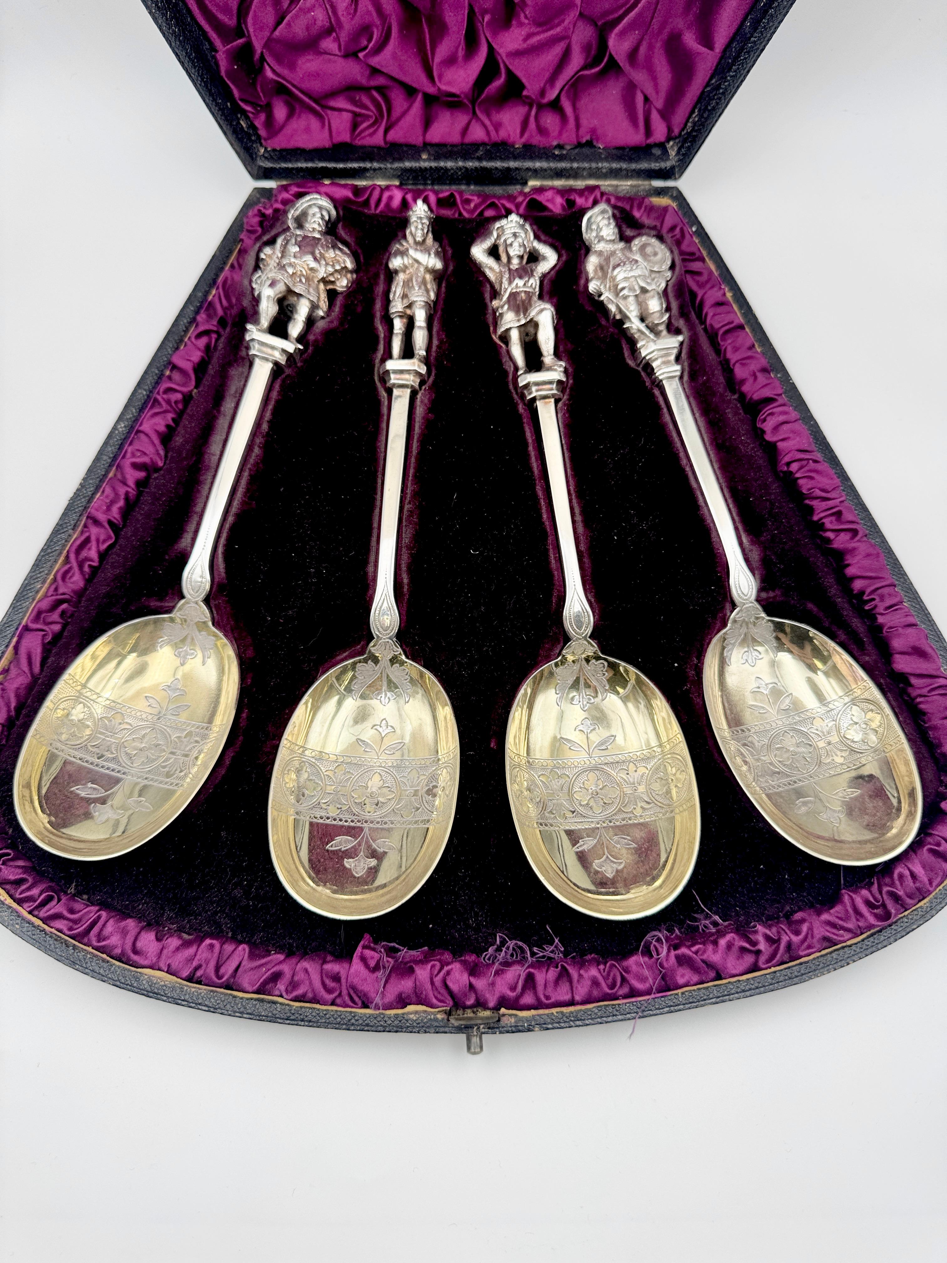 Set of Four Spoons with Figures from Shakespeare In Good Condition For Sale In London, GB