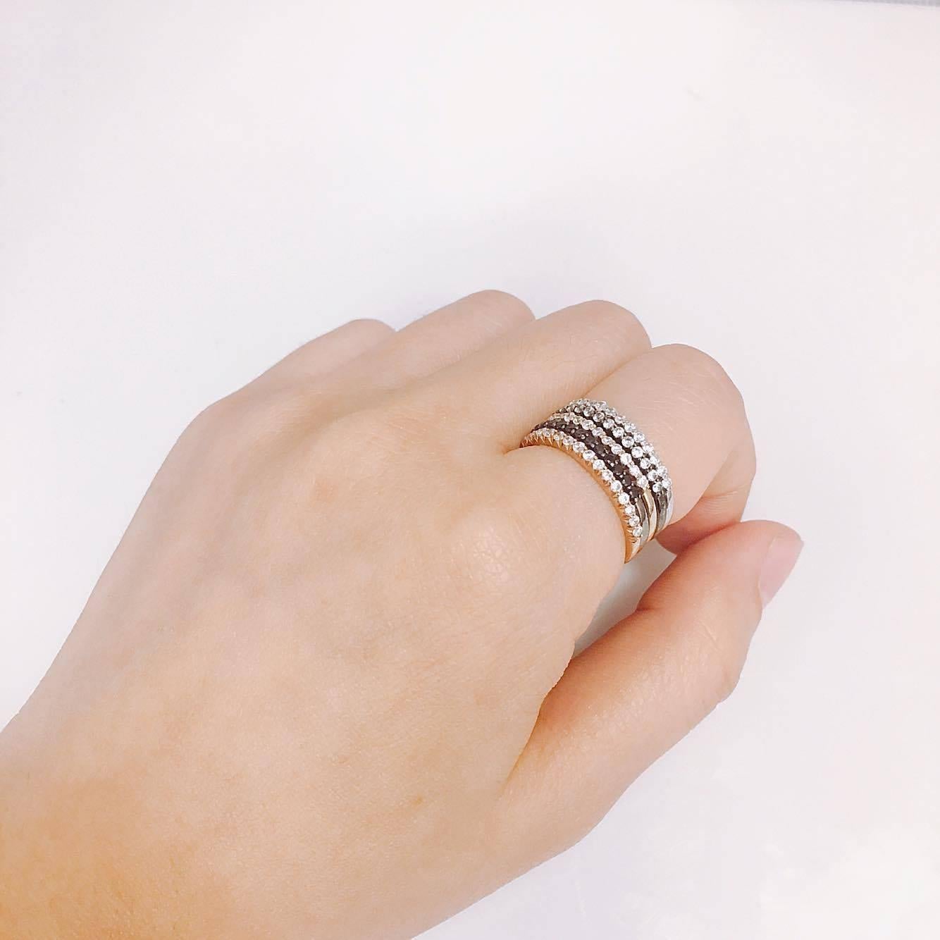 Moderno Set di quattro anelli con diamante impilabili in vendita