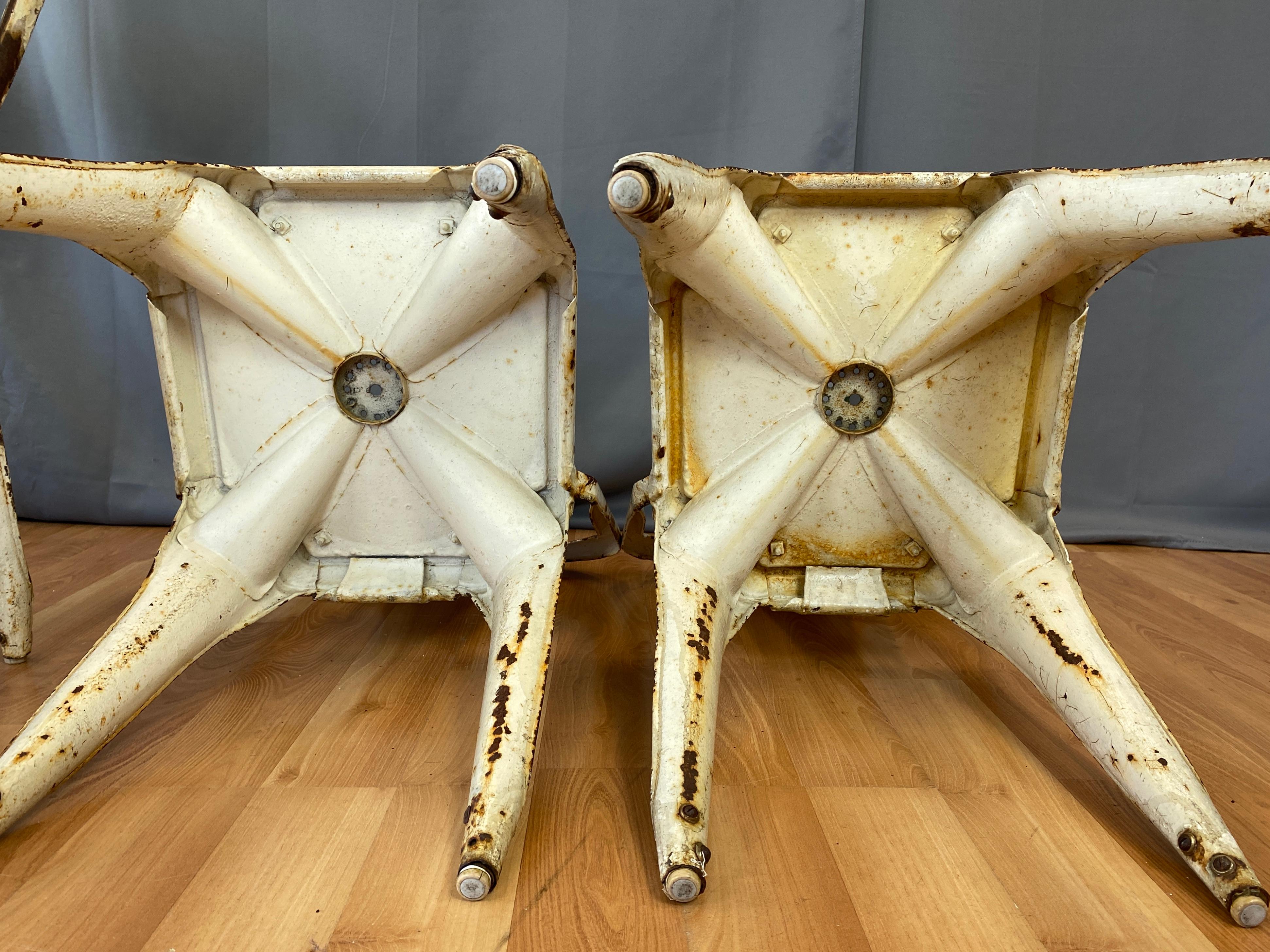 Ensemble de quatre chaises bistro industrielles empilables par Fibrocit of Belgium en vente 11