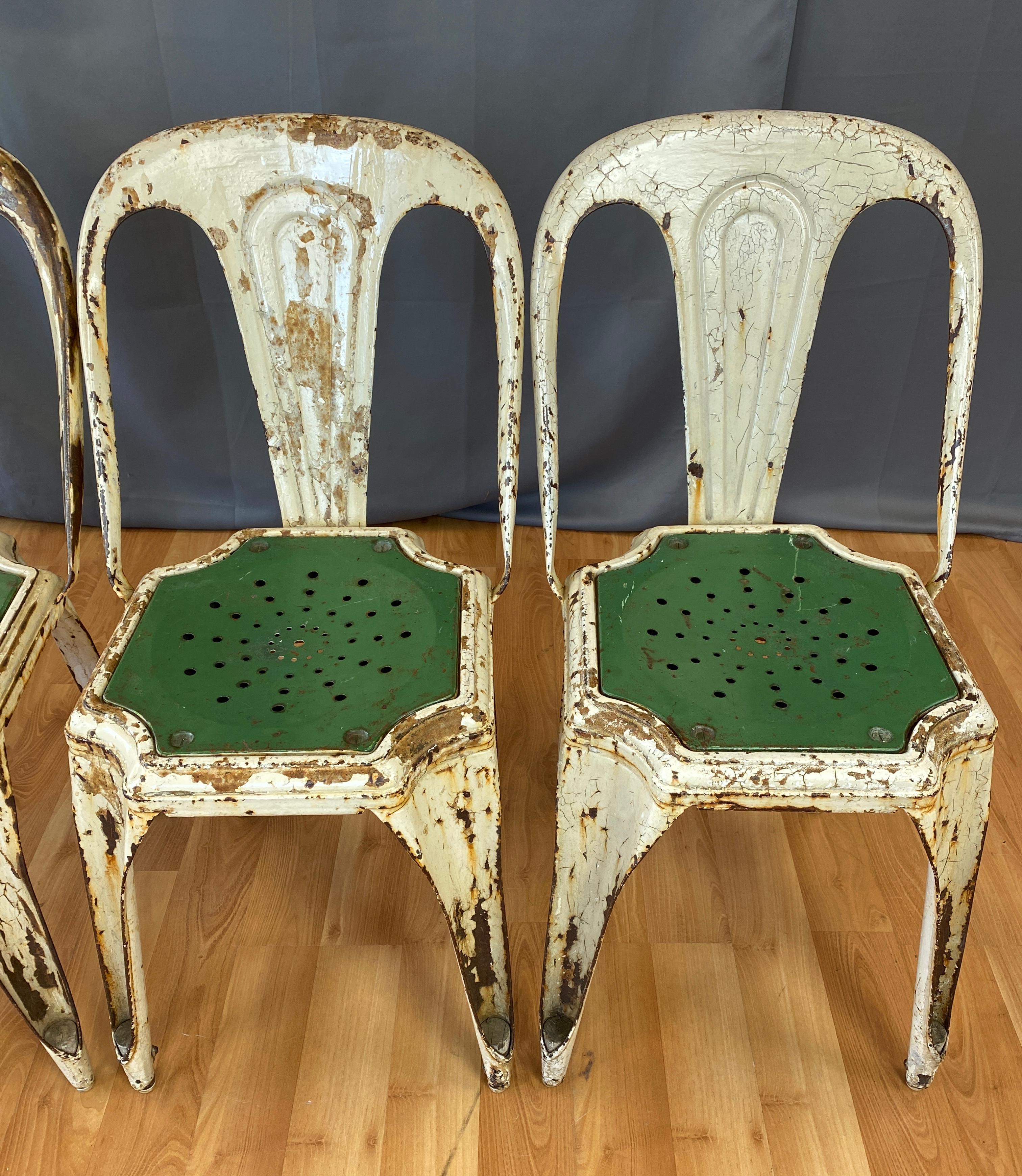 Ensemble de quatre chaises bistro industrielles empilables par Fibrocit of Belgium en vente 1