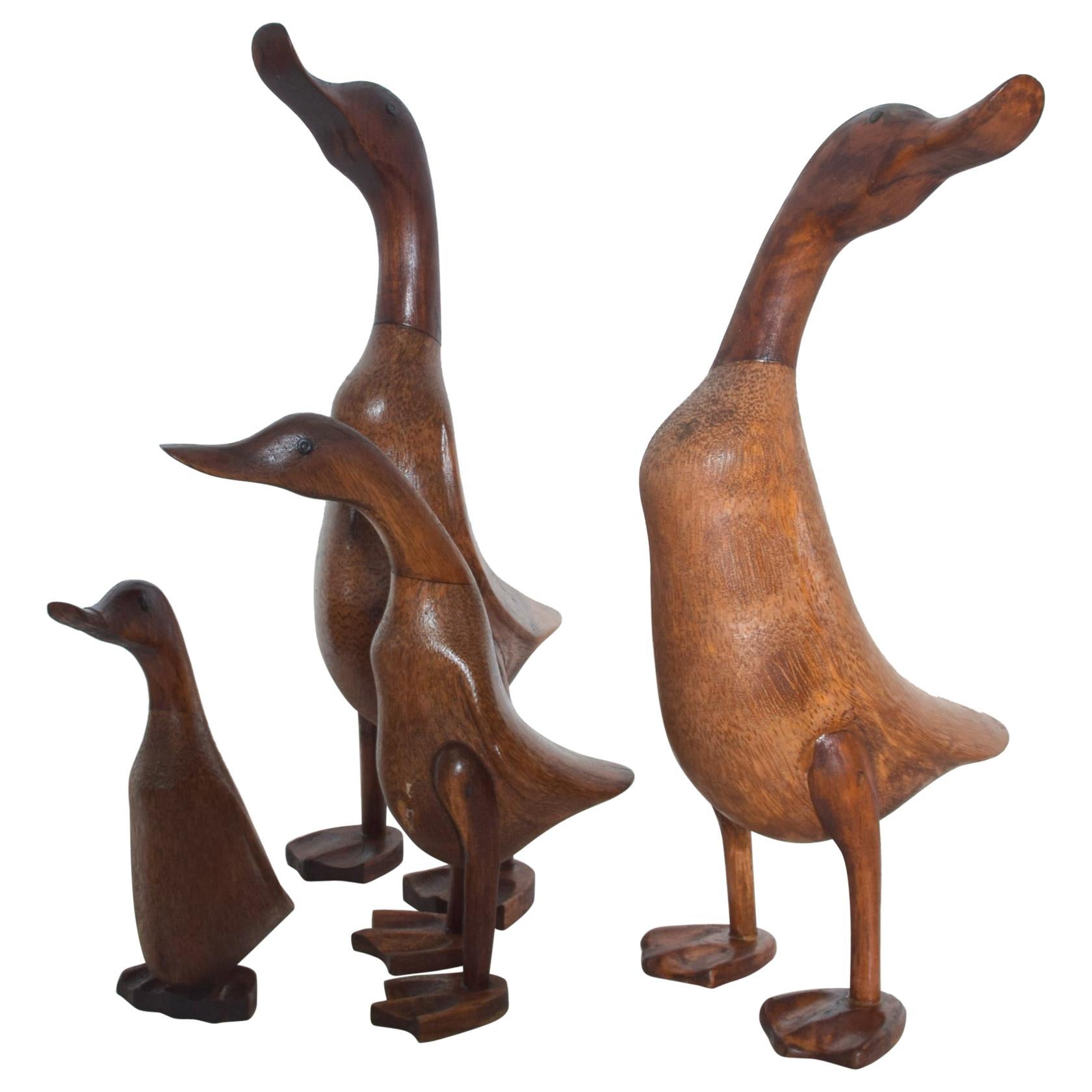 Set of Four Standing Wood Ducks & Ducklings Graceful Dynasty Family 1950s USA
