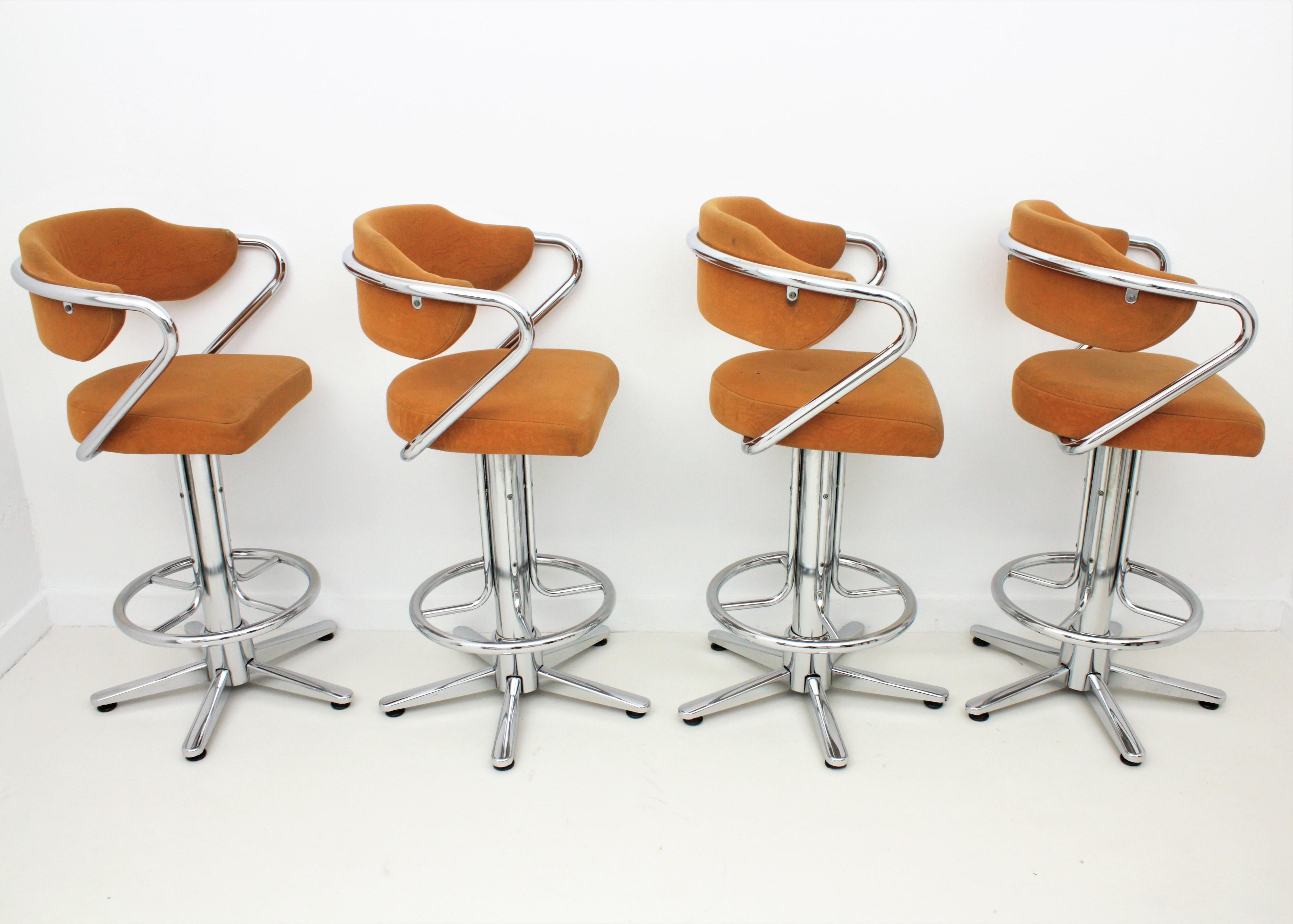 Set of Four Steel Swivel Bar Stools with Arms, Spain, 1970s In Good Condition In Barcelona, ES
