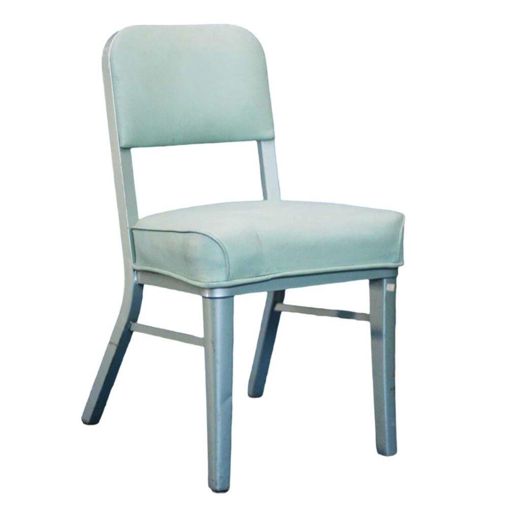 Lot de 4 chaises de bureau industrielles Steele modèle 233 avec structure en acier et assise en vinyle de couleur lime.

La société Steelcase fabrique du mobilier de bureau depuis plus de 100 ans. Dans les années 1930, la société s'est associée à