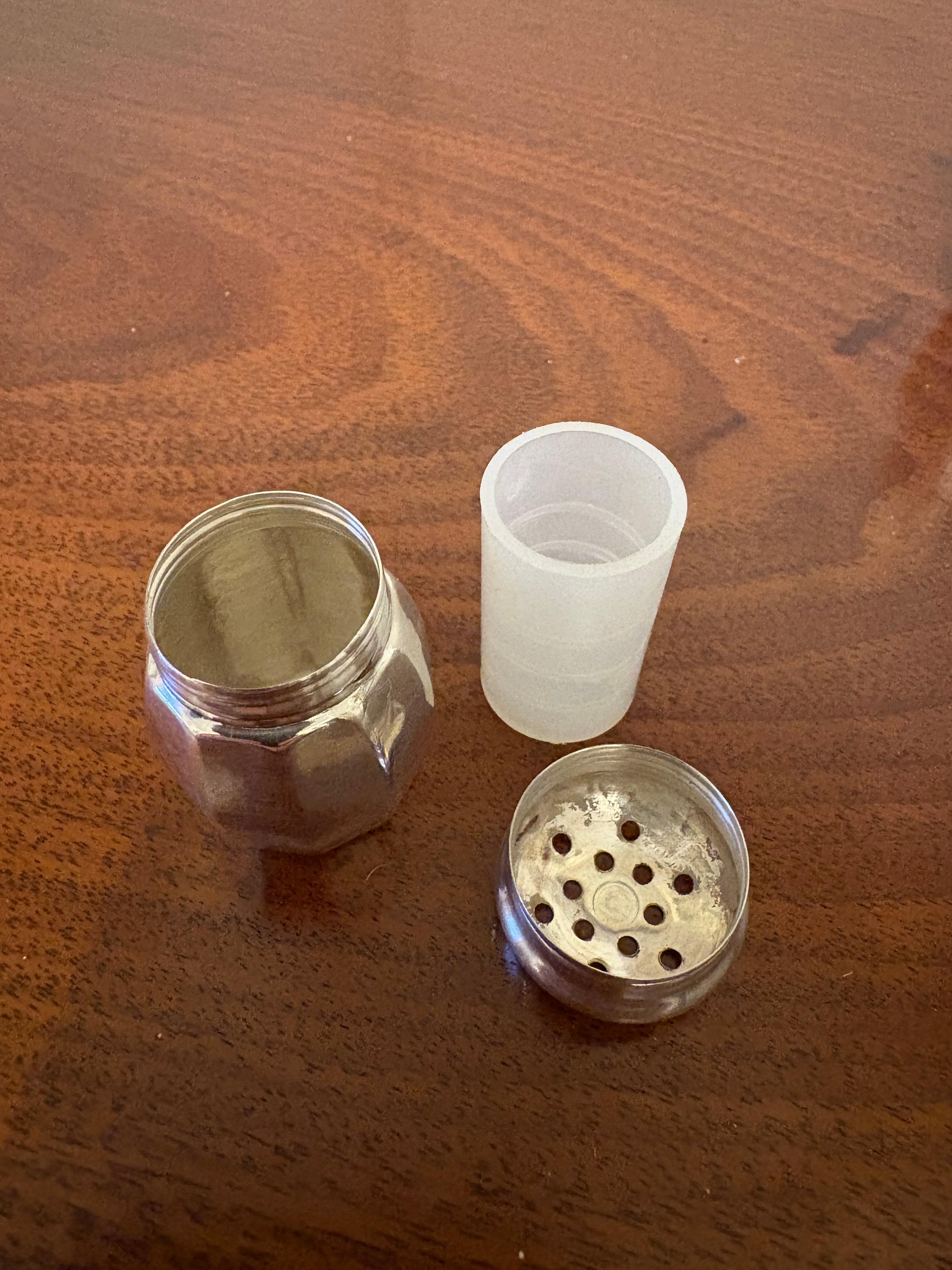 Américain Ensemble de quatre salières et poivrières en argent Reed & Barton, 20e siècle en vente