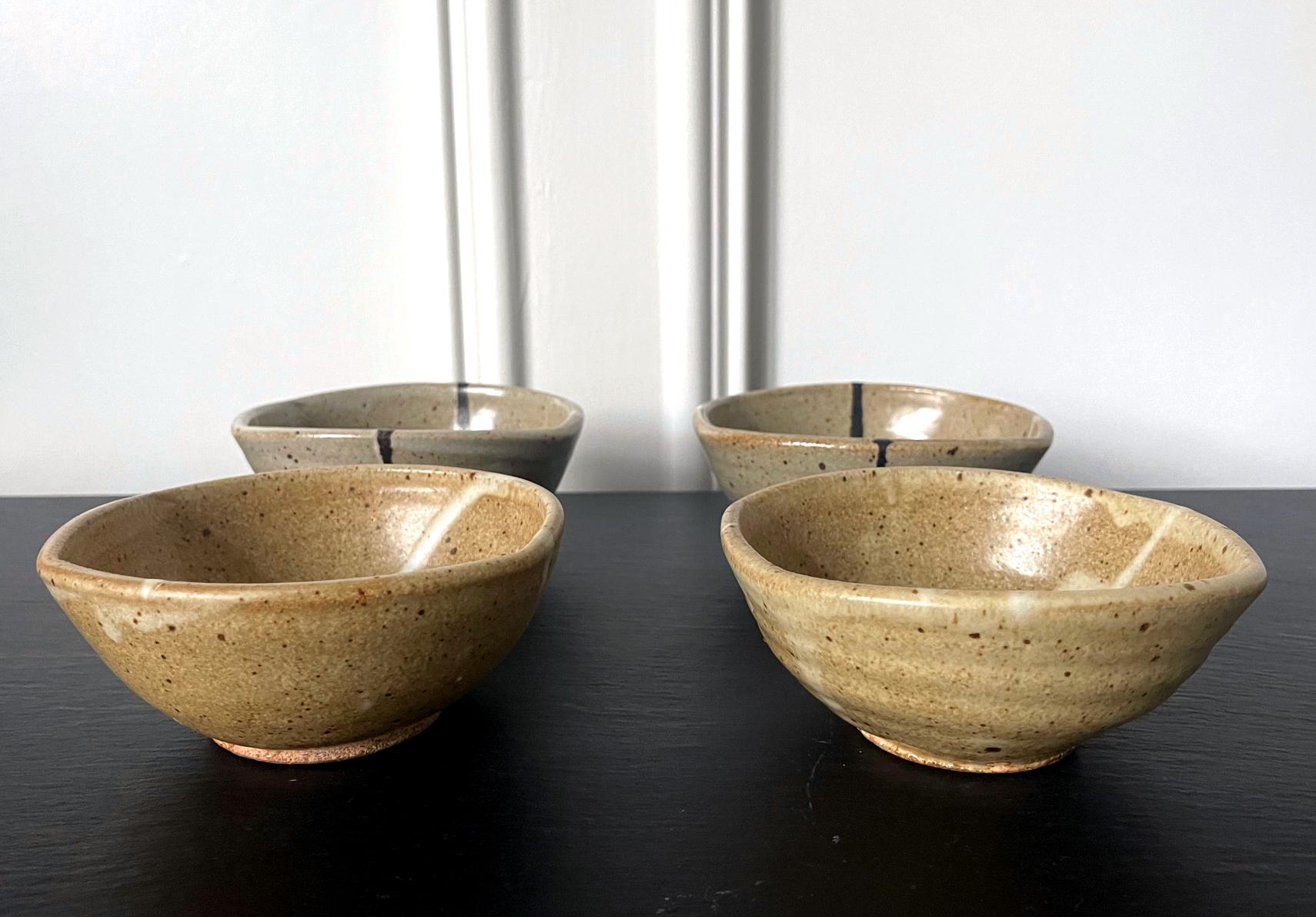 Modern Set of Four Stoneware Bowls in Shino Style by Warren Mackenzie For Sale