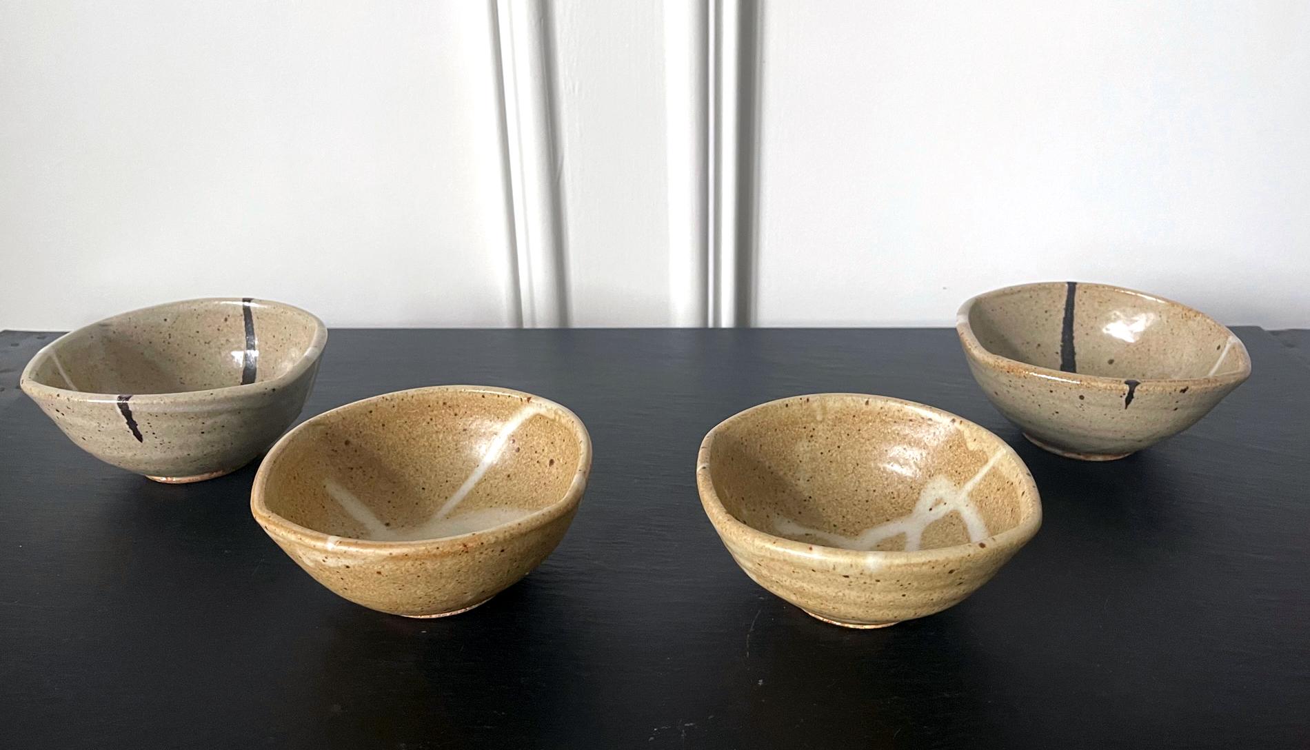 American Set of Four Stoneware Bowls in Shino Style by Warren Mackenzie For Sale