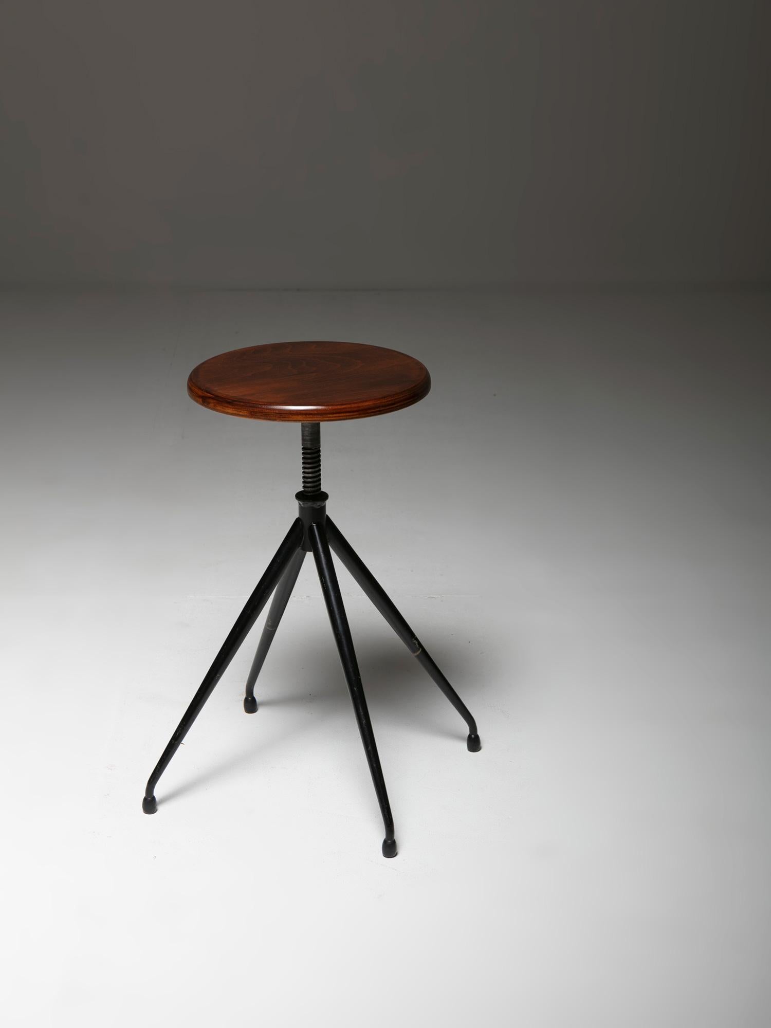 Set of 4 Lacquered Stools Model A105 by Gastone Rinaldi for Rima, Italy, 1950s In Fair Condition For Sale In Milan, IT