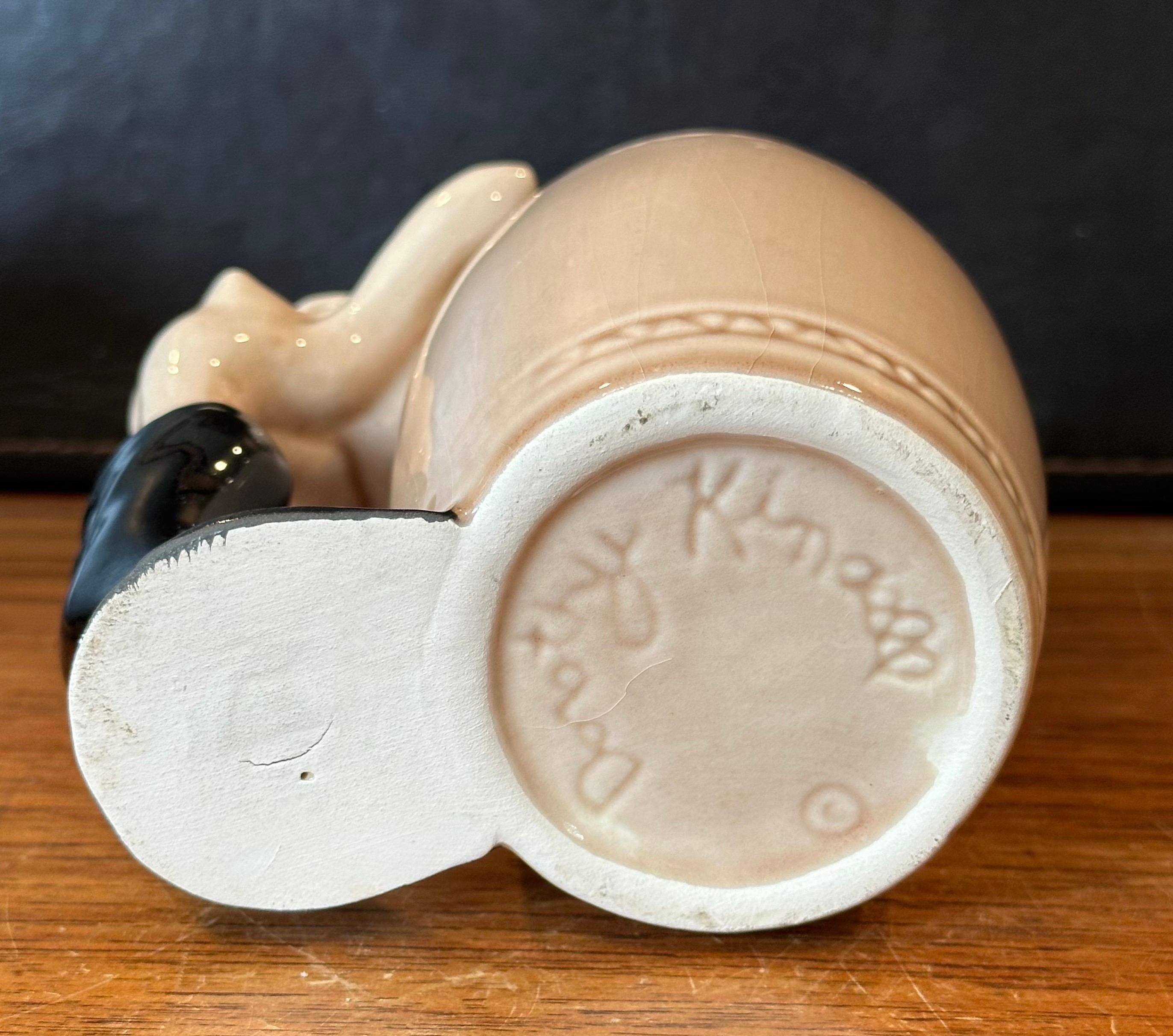 Ensemble de quatre tasses de bar en céramique Trip Tease- Eye Appeal de Dorothy Kindell en vente 3