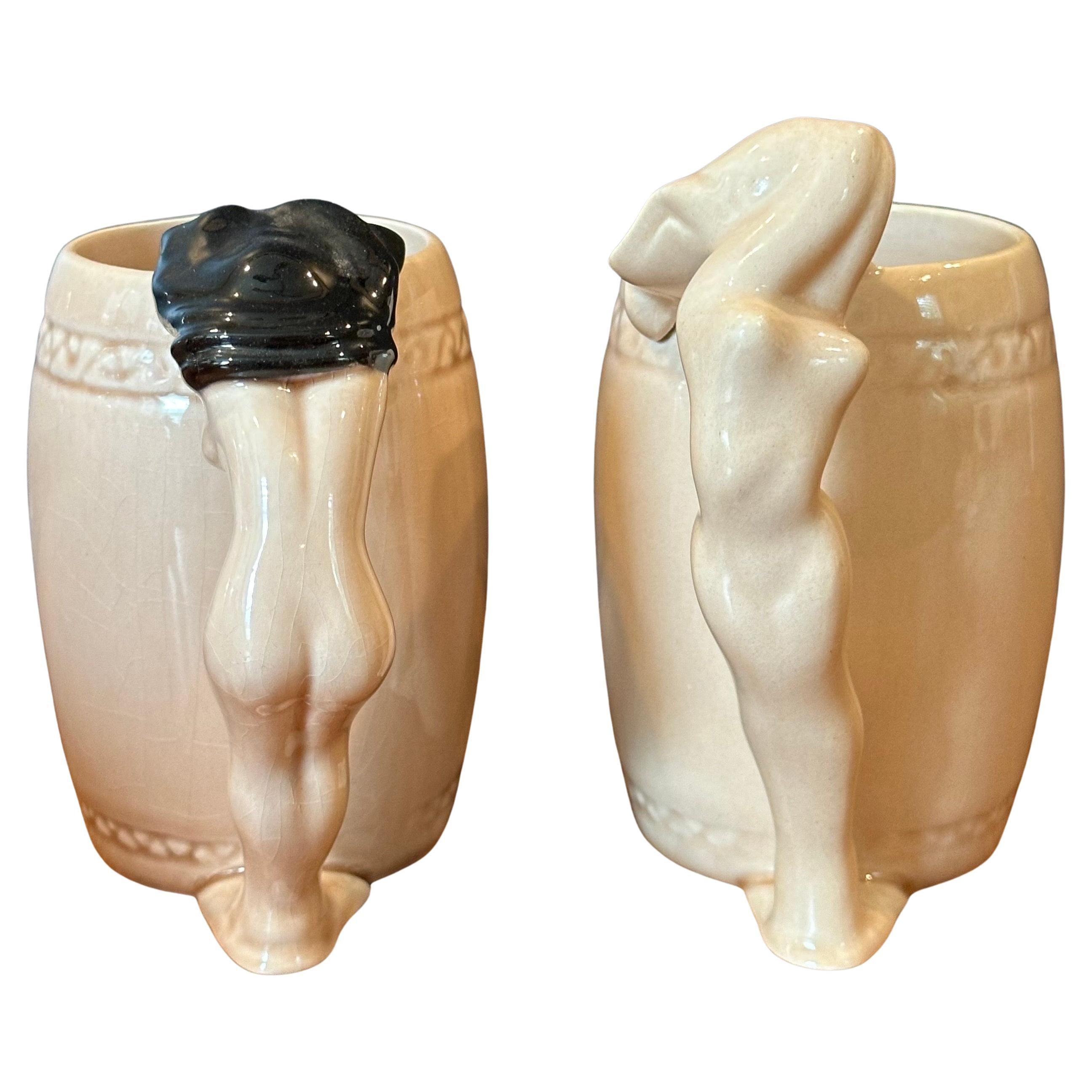 Américain Ensemble de quatre tasses de bar en céramique Trip Tease- Eye Appeal de Dorothy Kindell en vente