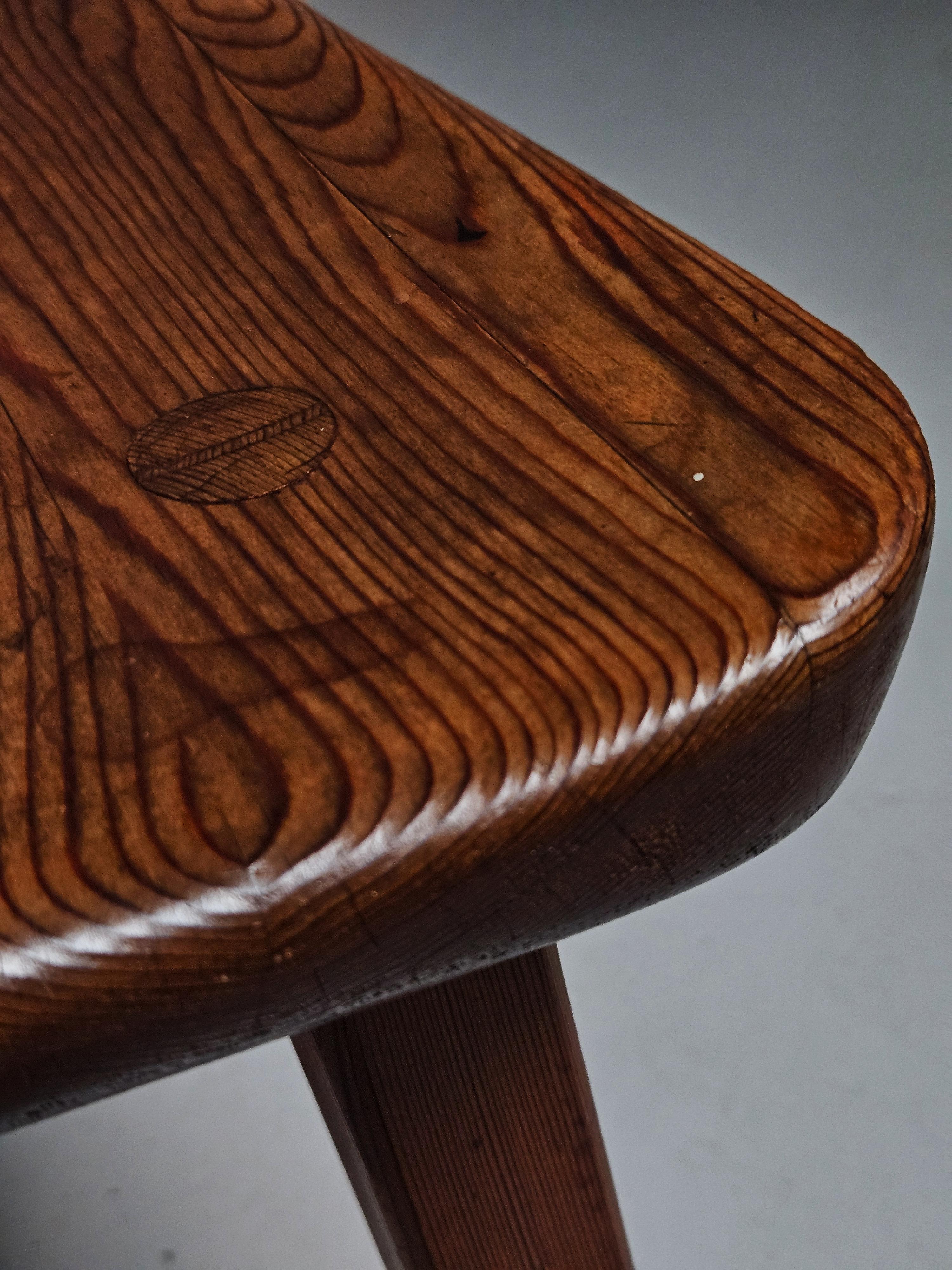 Set di quattro sedie da pranzo in pino di design svedese, anni '30 in vendita 5