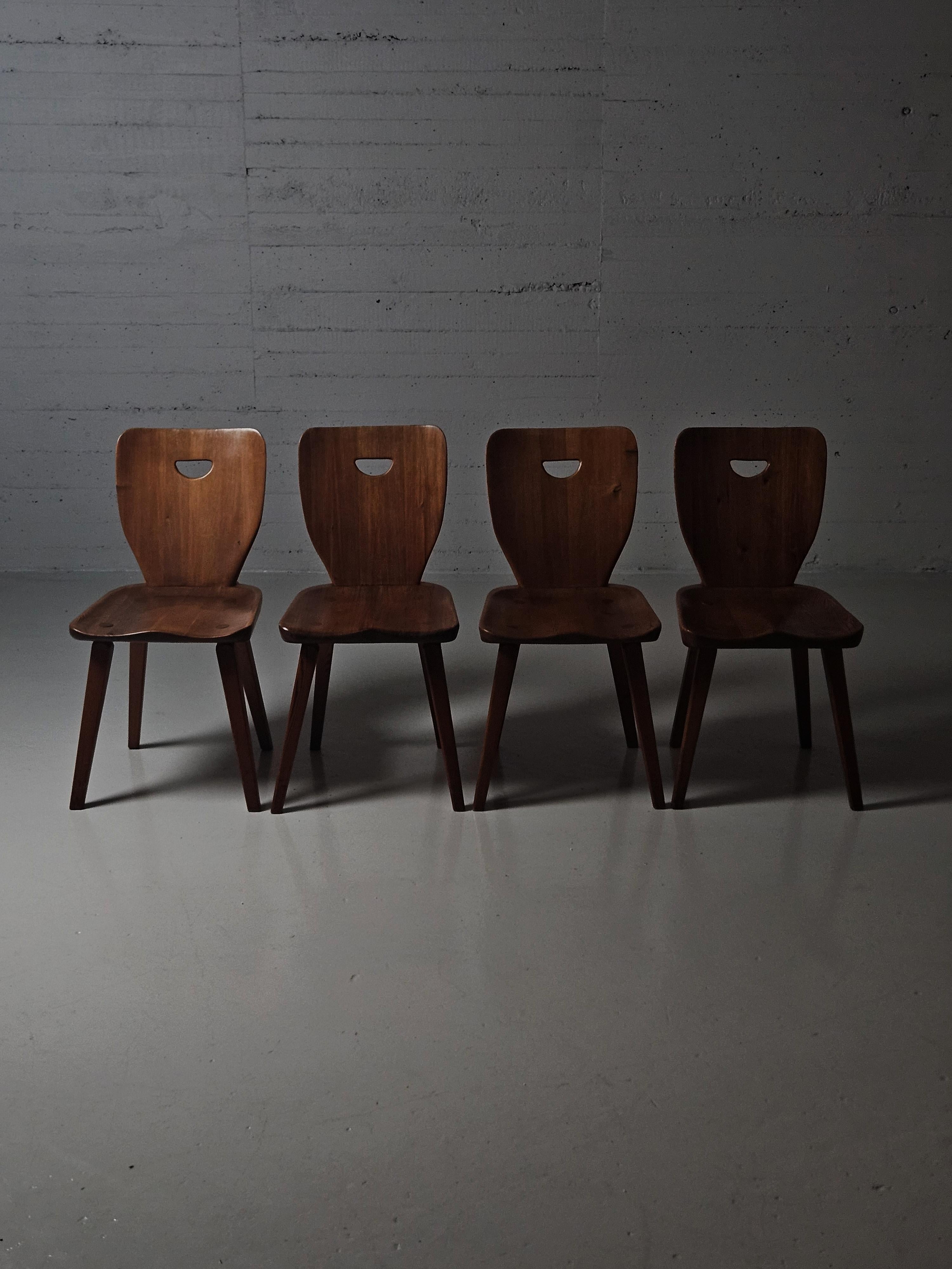 Scandinavo moderno Set di quattro sedie da pranzo in pino di design svedese, anni '30 in vendita