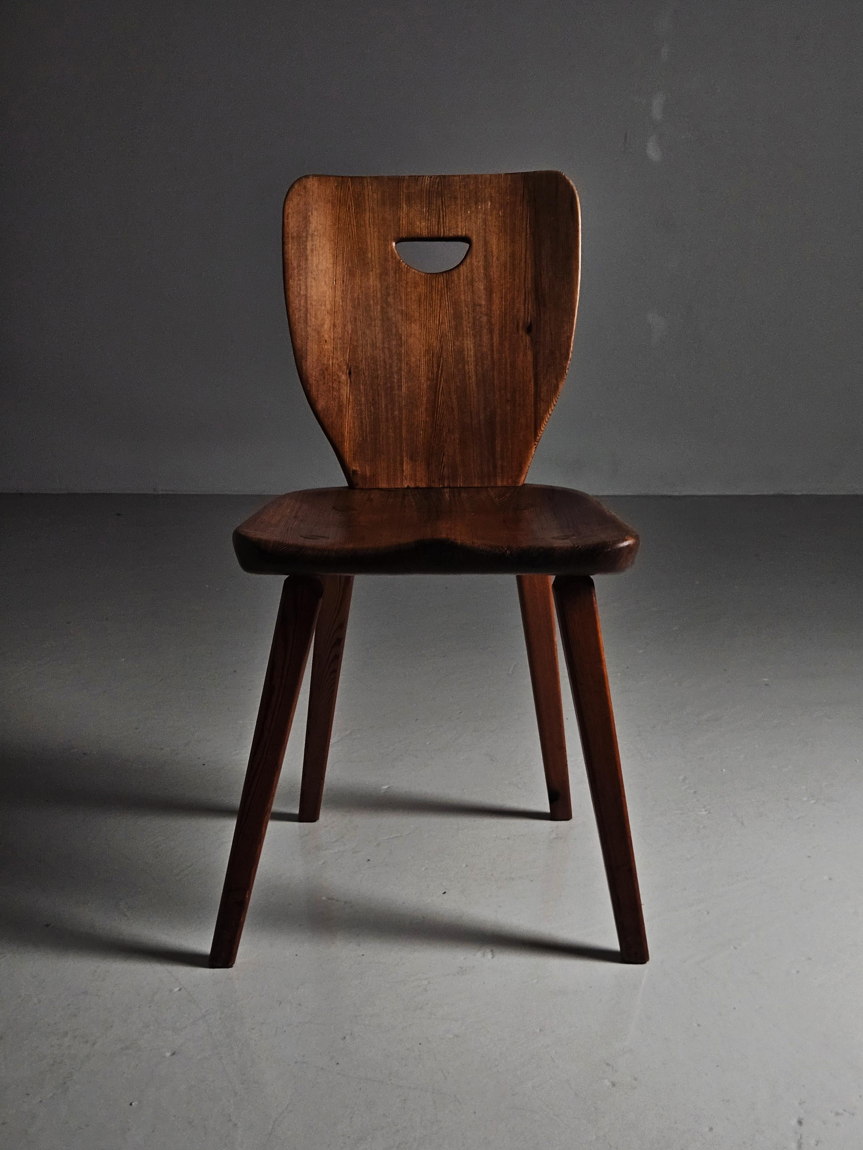 Svedese Set di quattro sedie da pranzo in pino di design svedese, anni '30 in vendita