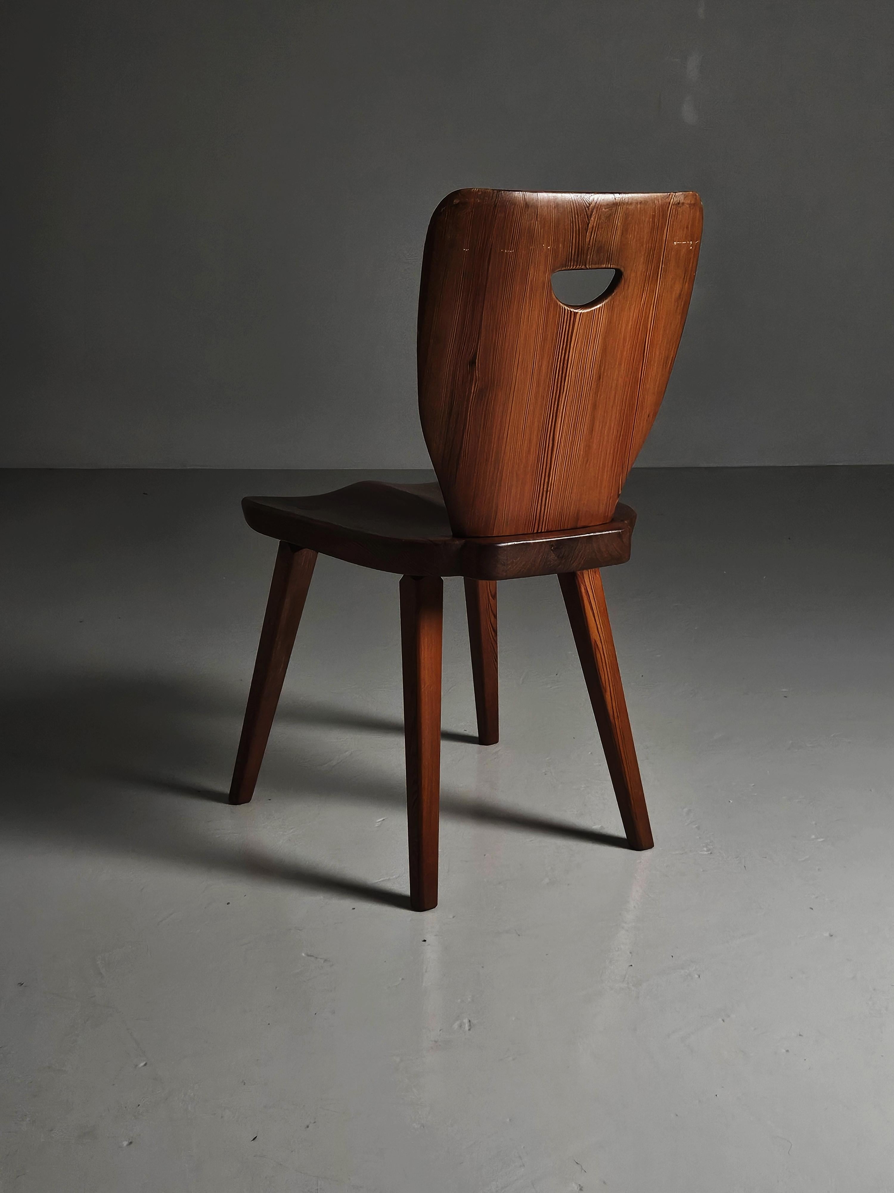 Set di quattro sedie da pranzo in pino di design svedese, anni '30 in vendita 1