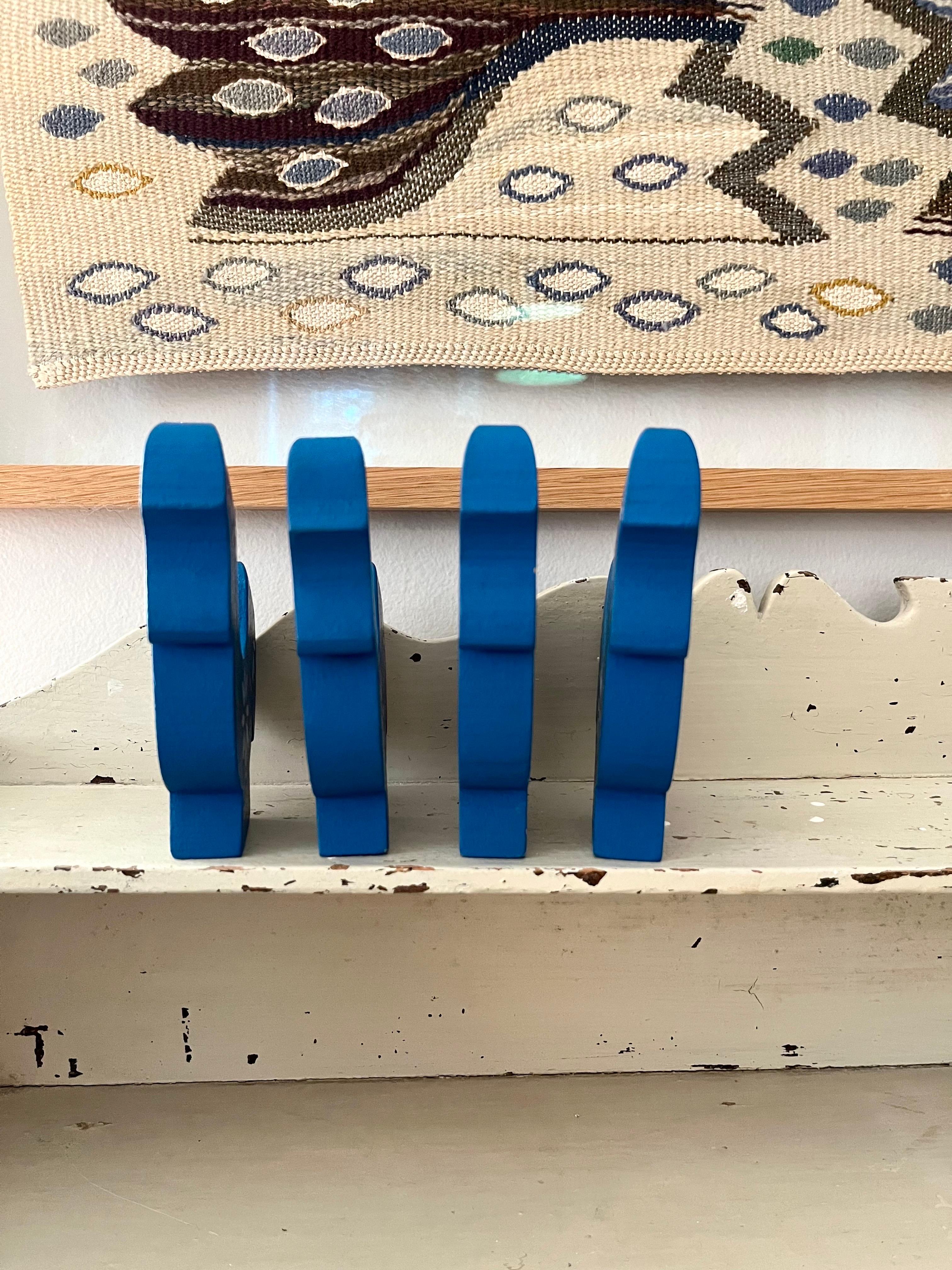 Set di quattro portacandele a forma di gallo in arte popolare svedese, anni '80 in vendita 6