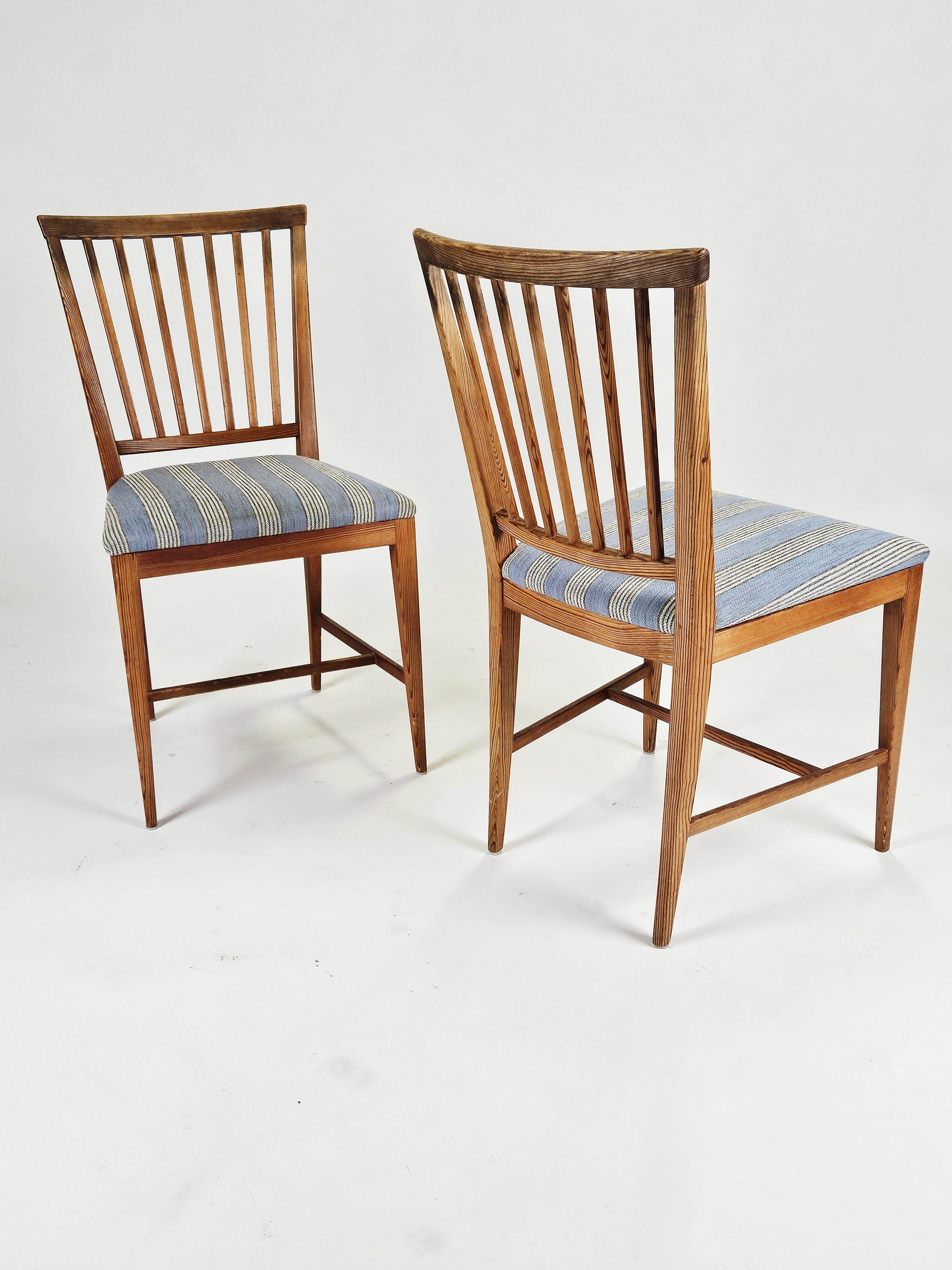 20th Century Set of four Swedish midcentury pine dining chairs by Carl Malmsten For Sale