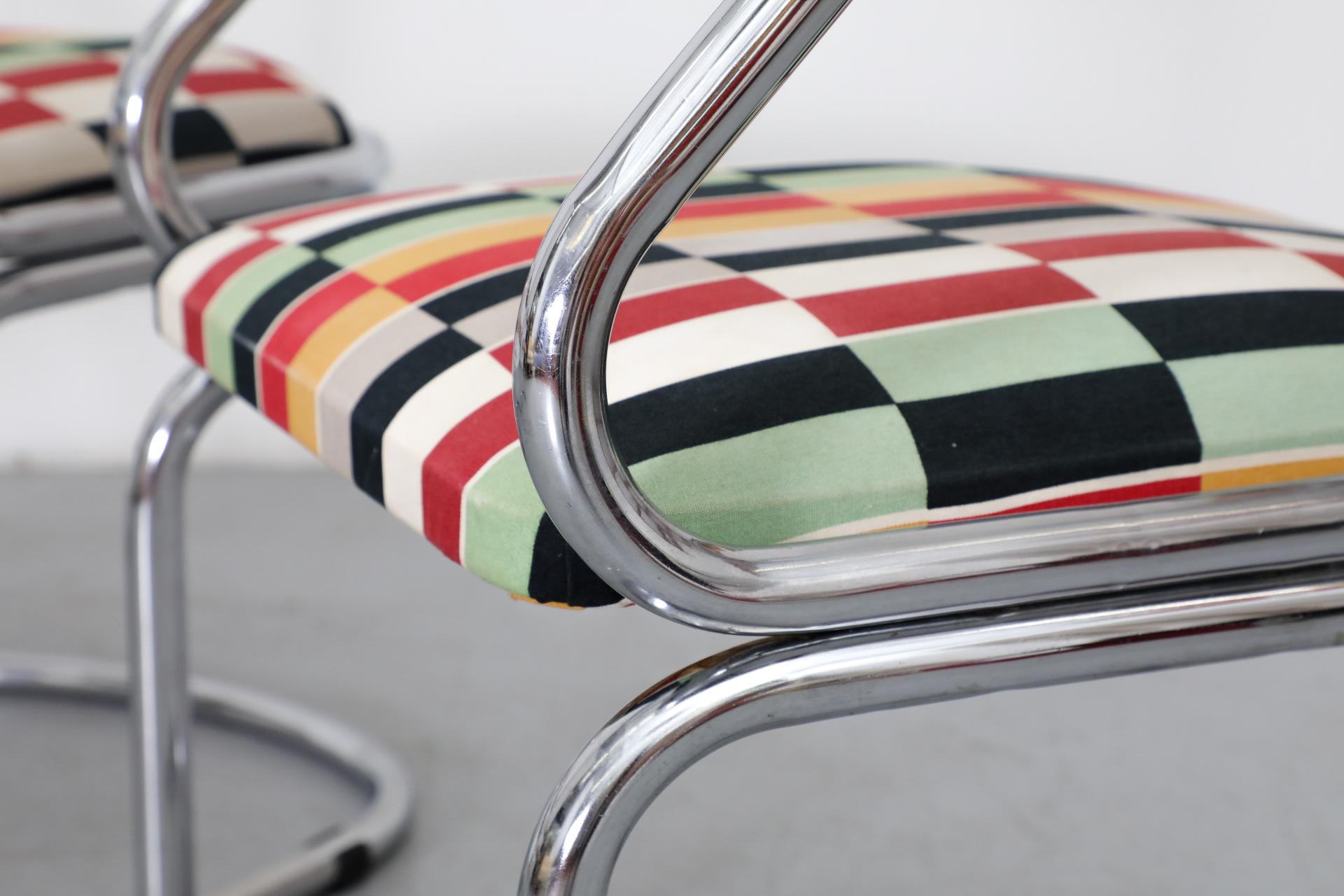 Satz von vier Schweizer Modernist Rohrstühlen aus den 1970er Jahren mit MOD-Polsterung im Angebot 7