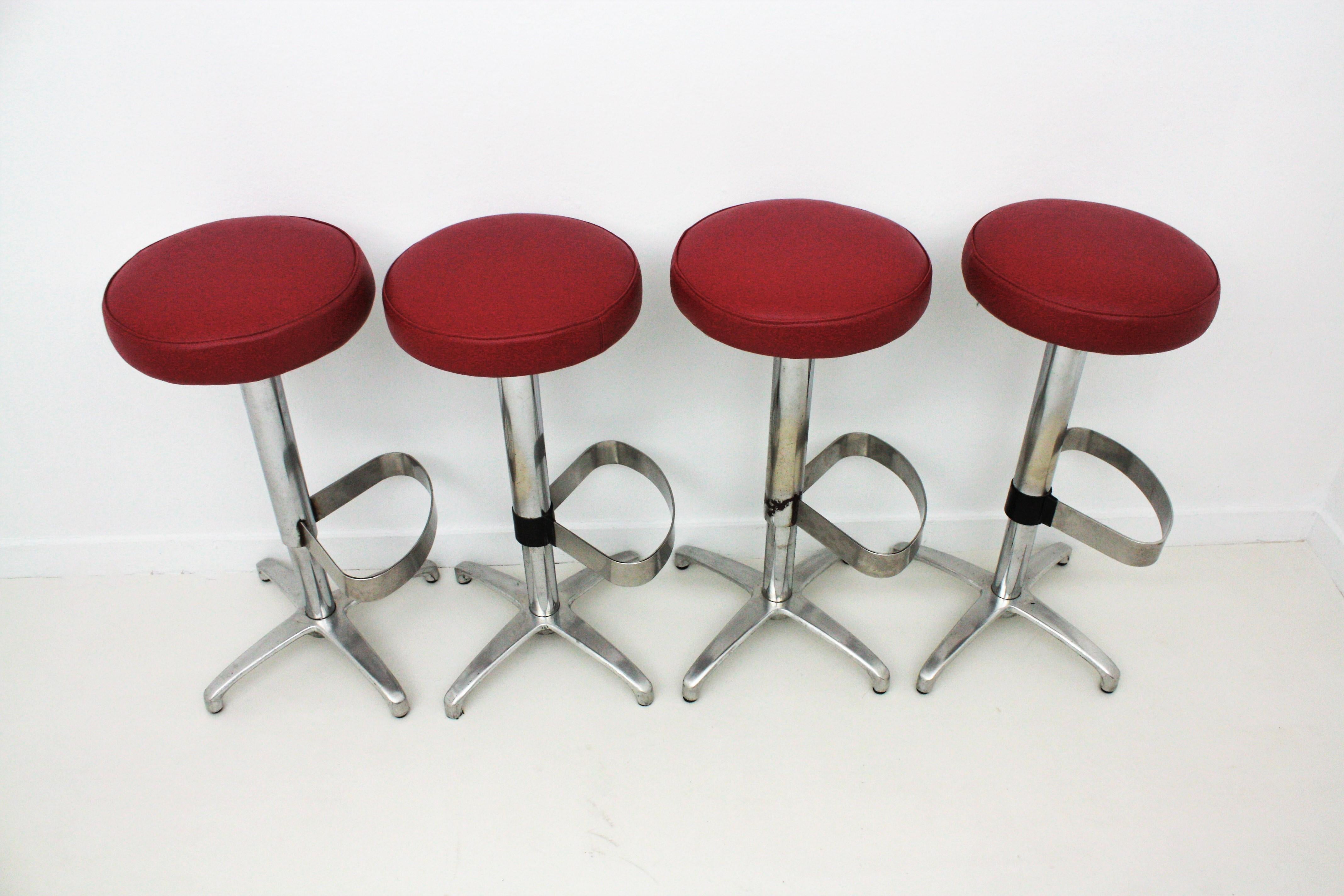 Four Midcentury Bar Stools in Metal Upholstered in Red Leatherette For Sale 5